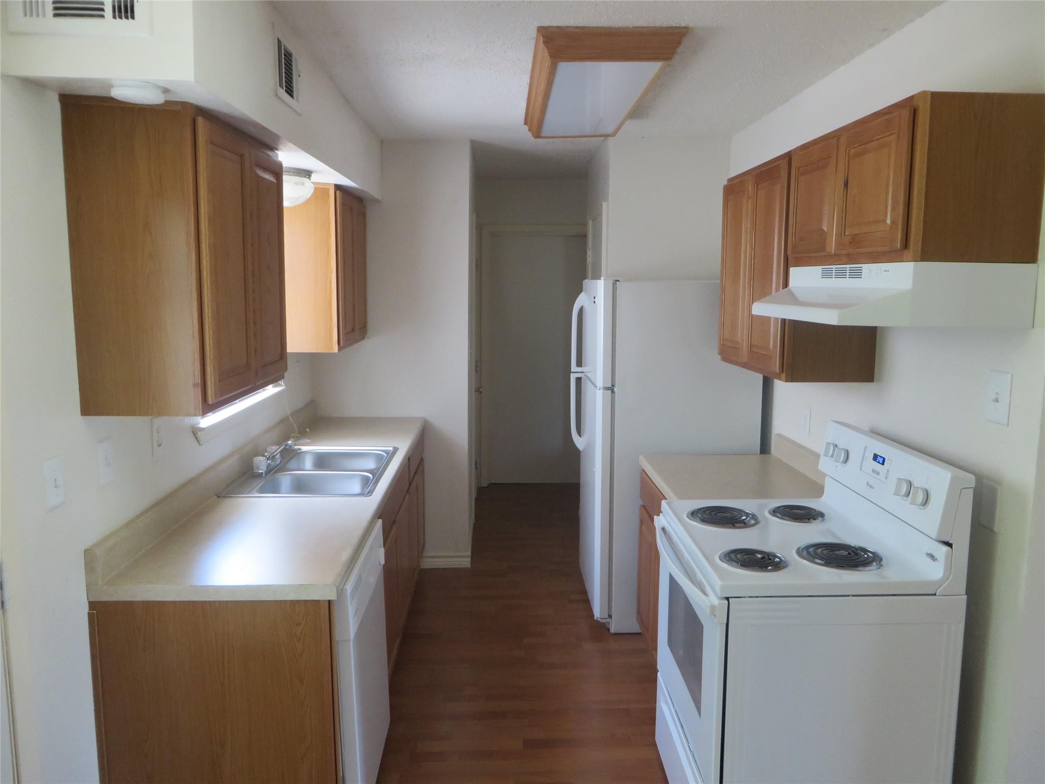 4511 W Village Ct Property Photo 7