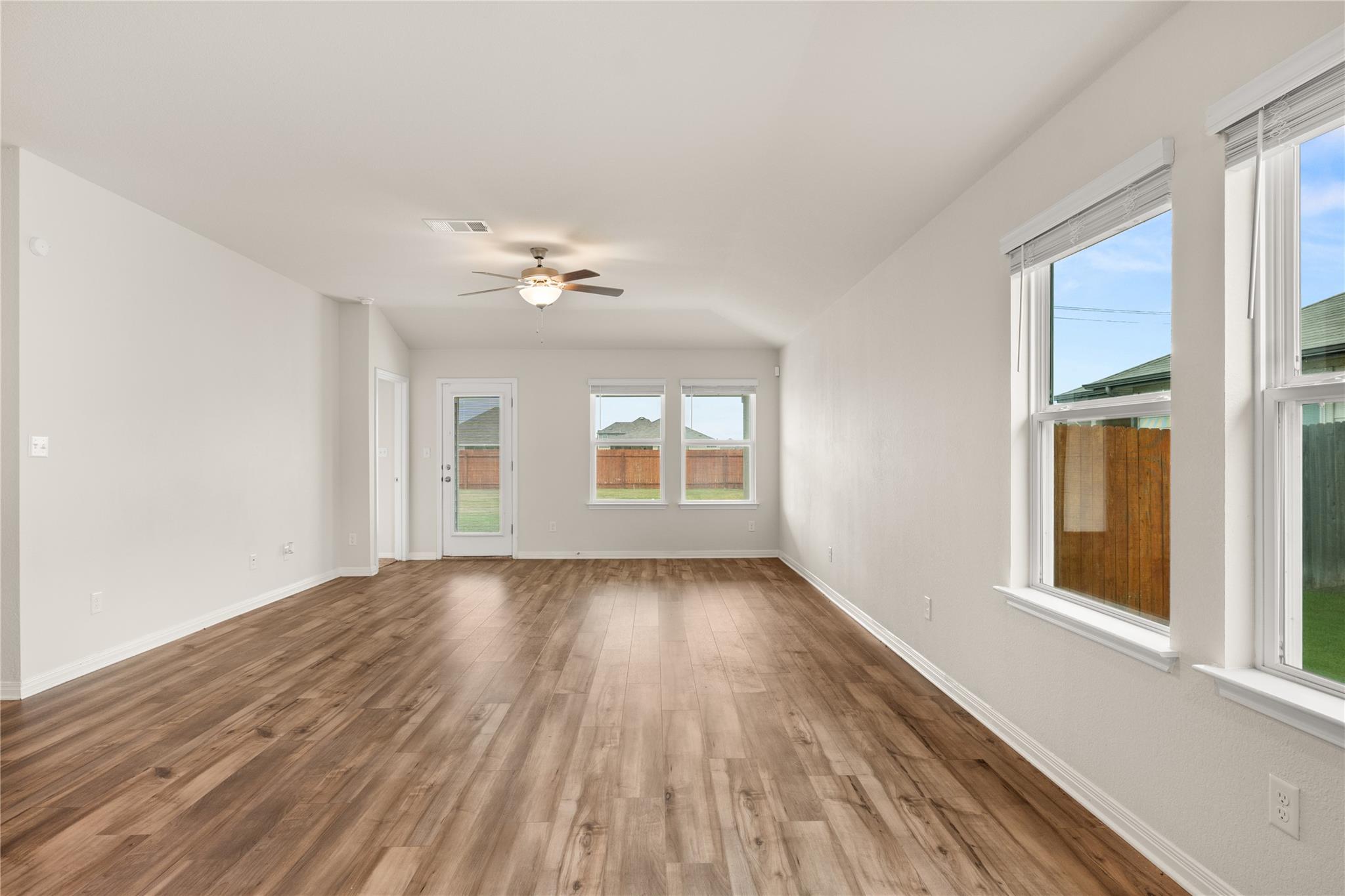 105 Saviano Rd Property Photo 6
