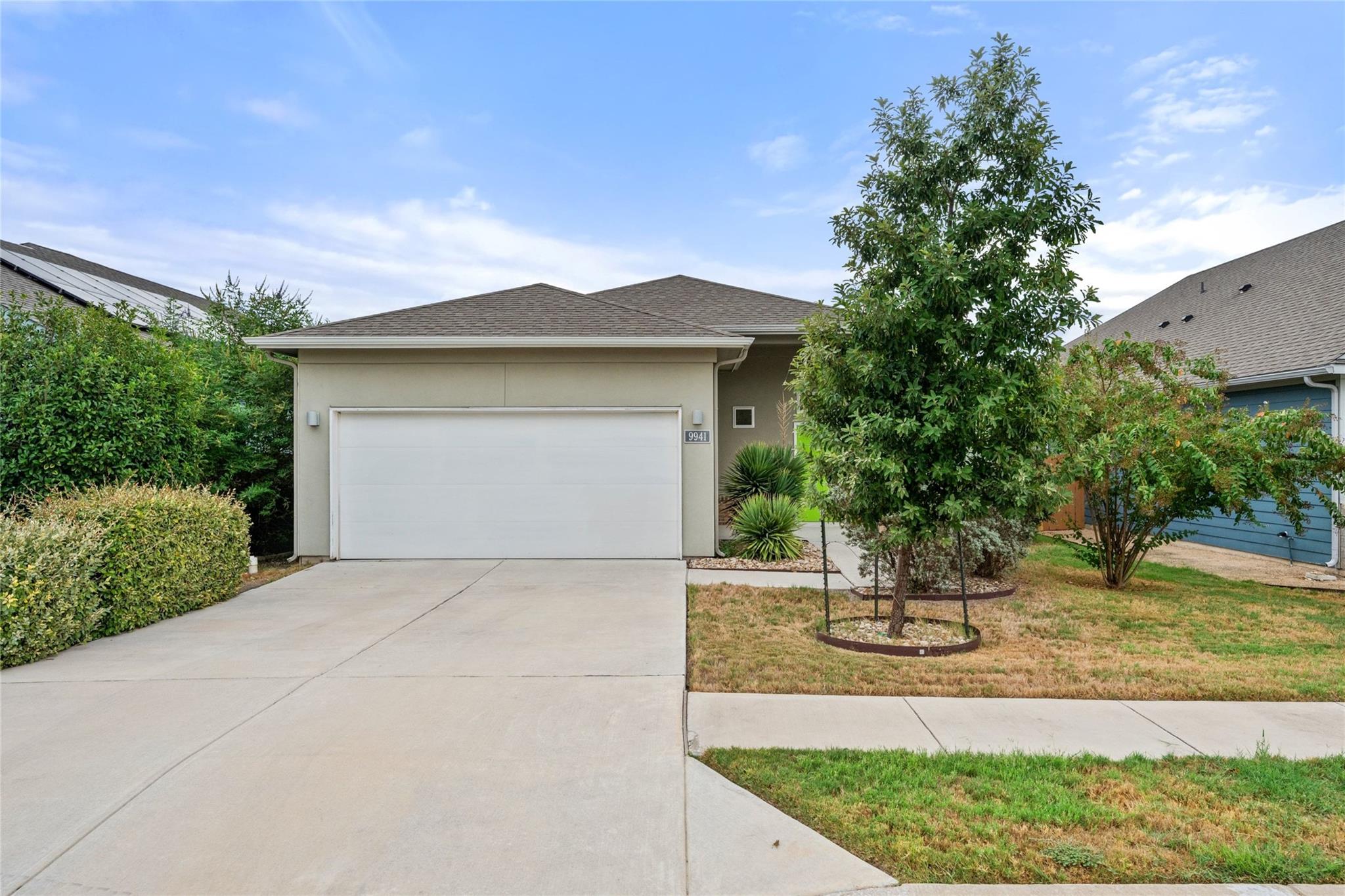 9941 Comely Bnd Property Photo 2