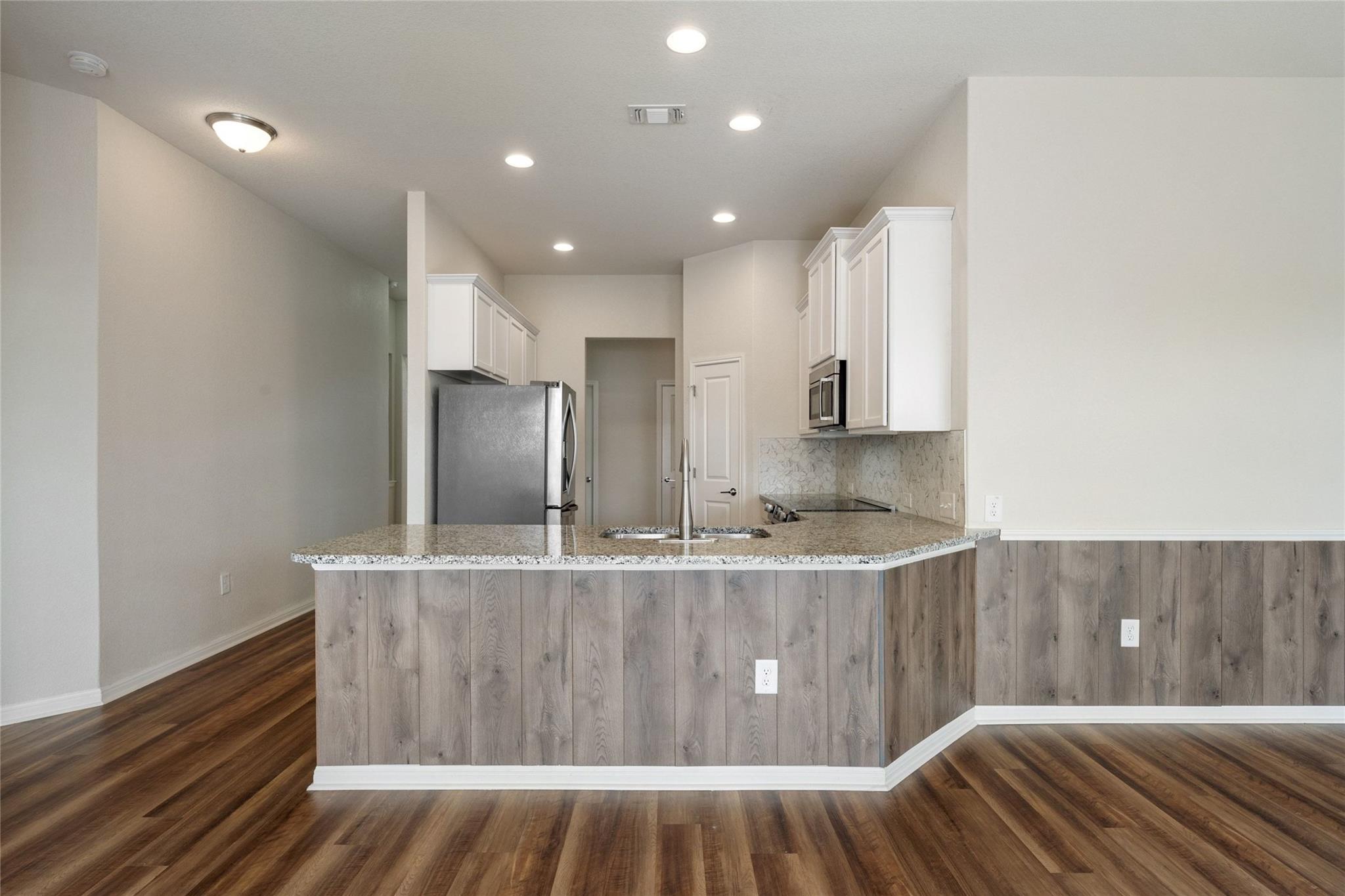 9941 Comely Bnd Property Photo 6
