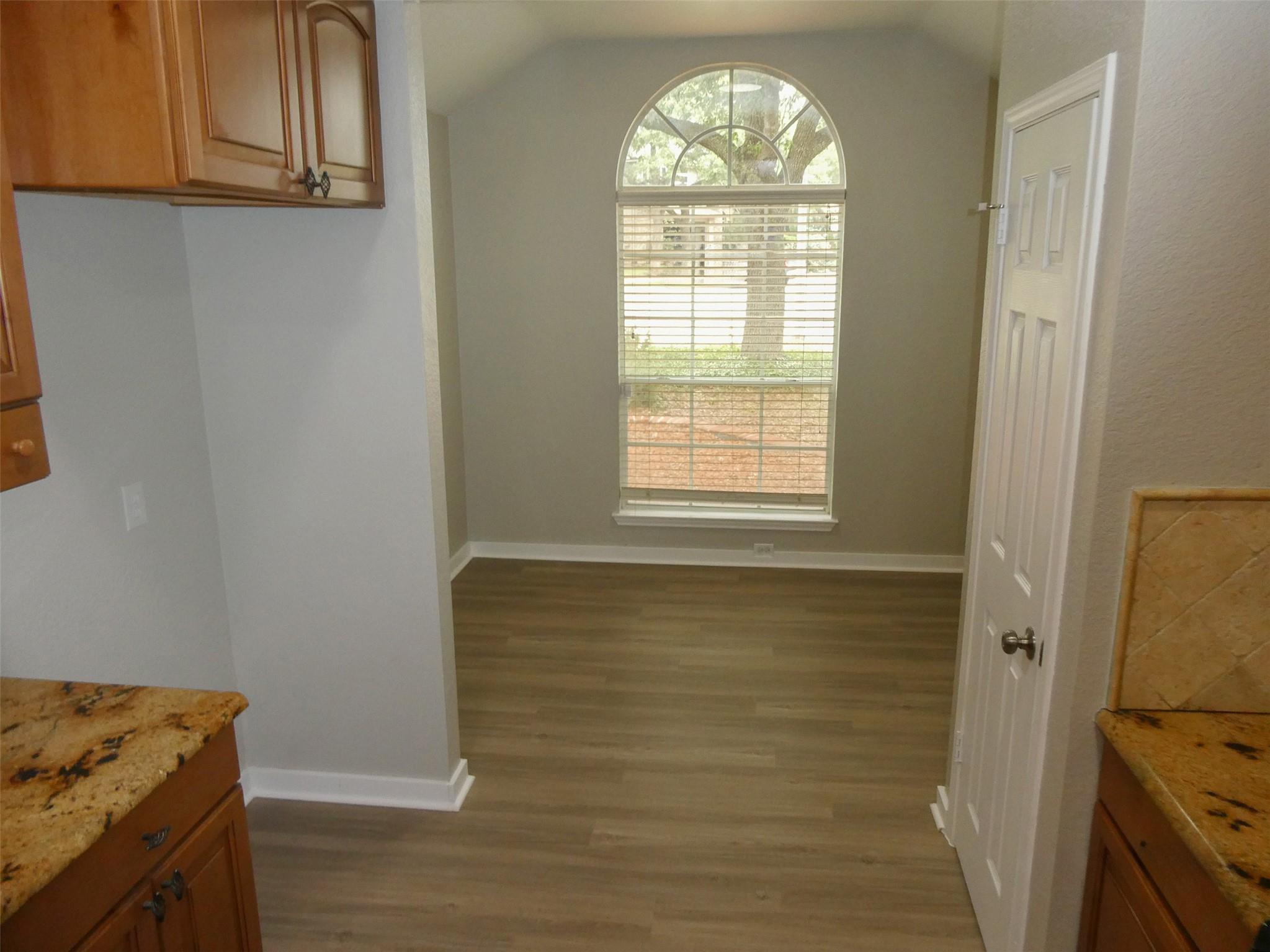 2310 Macaw Dr Property Photo 5