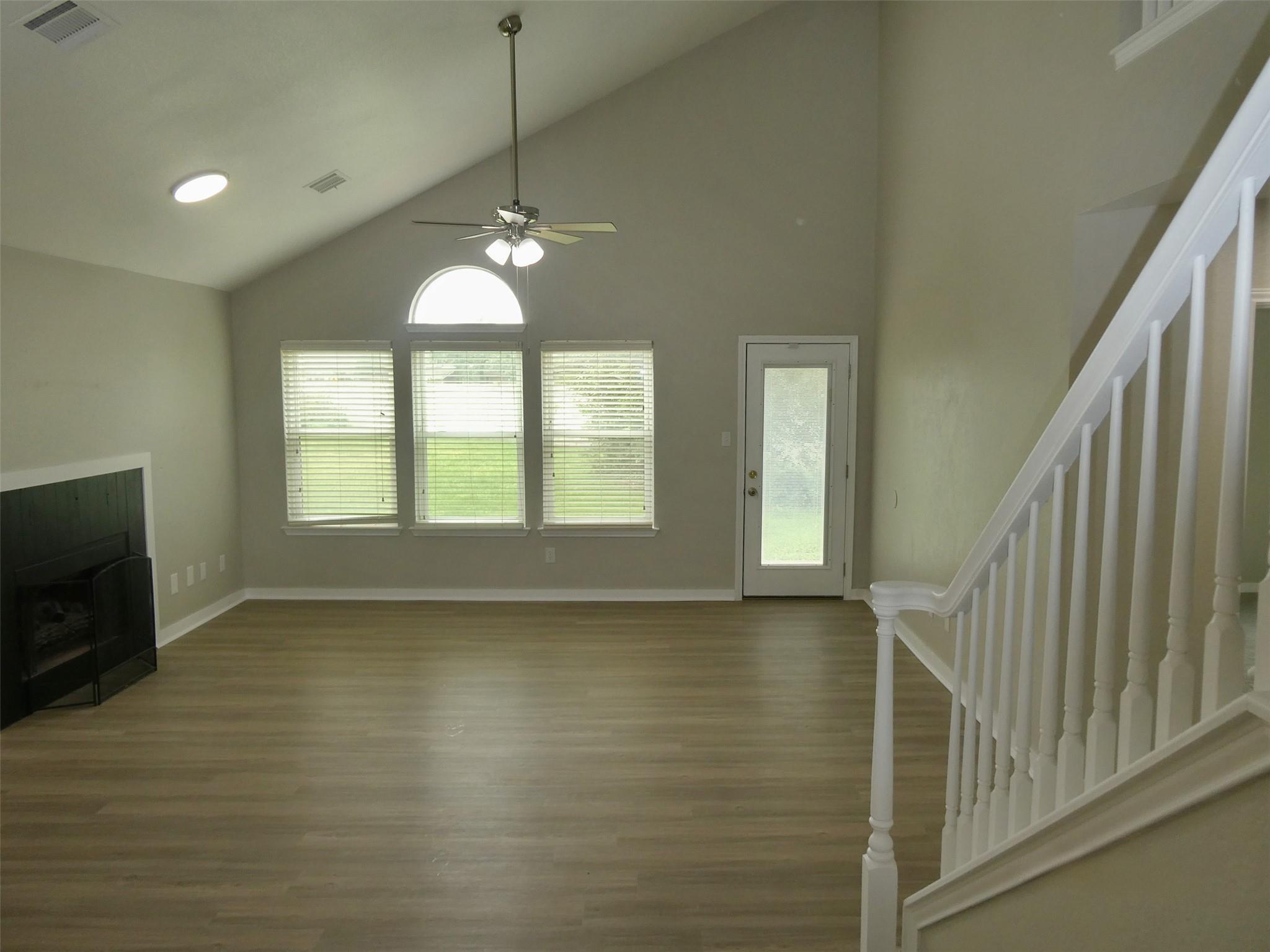 2310 Macaw Dr Property Photo 6