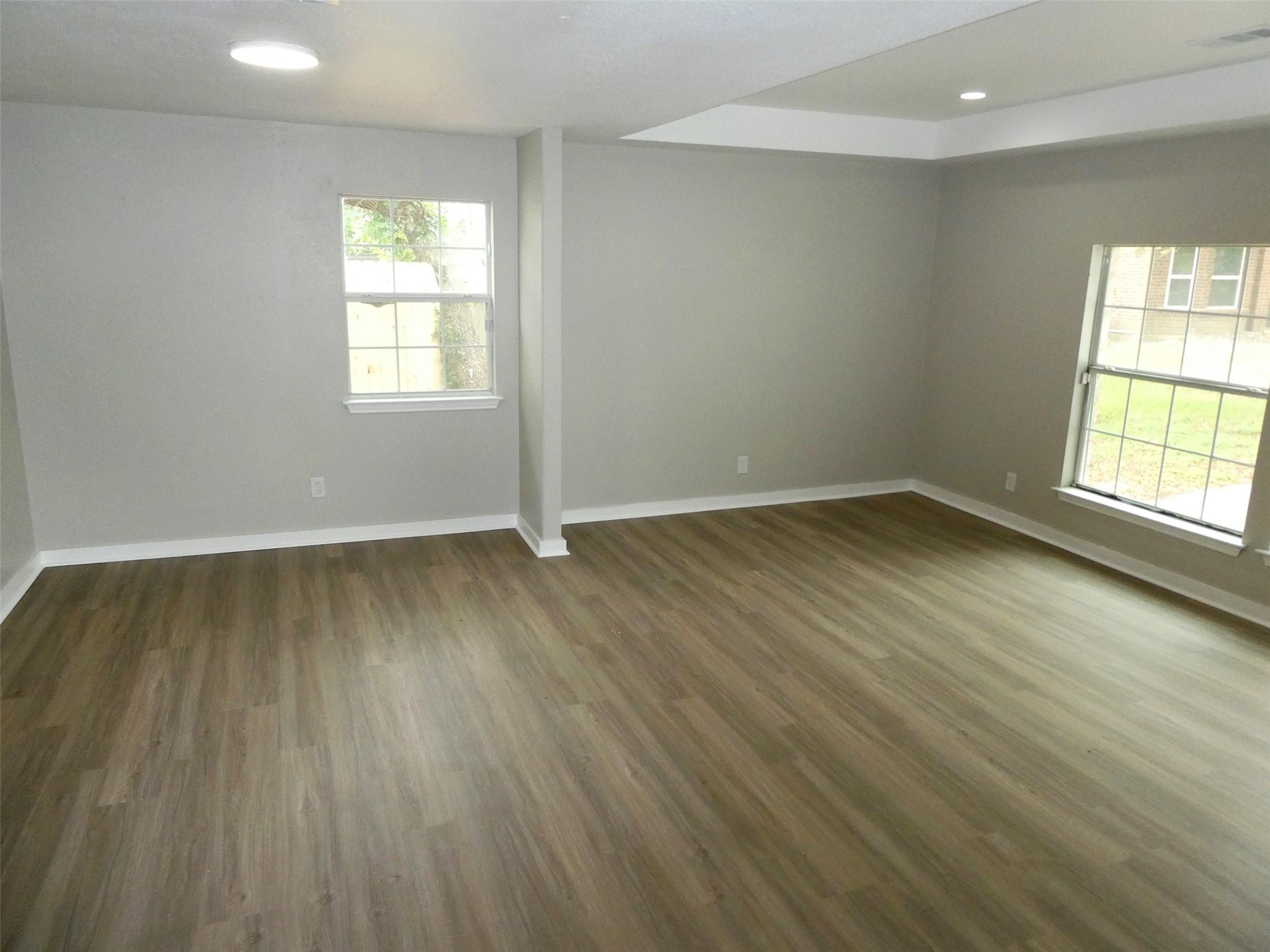 2310 Macaw Dr Property Photo 7