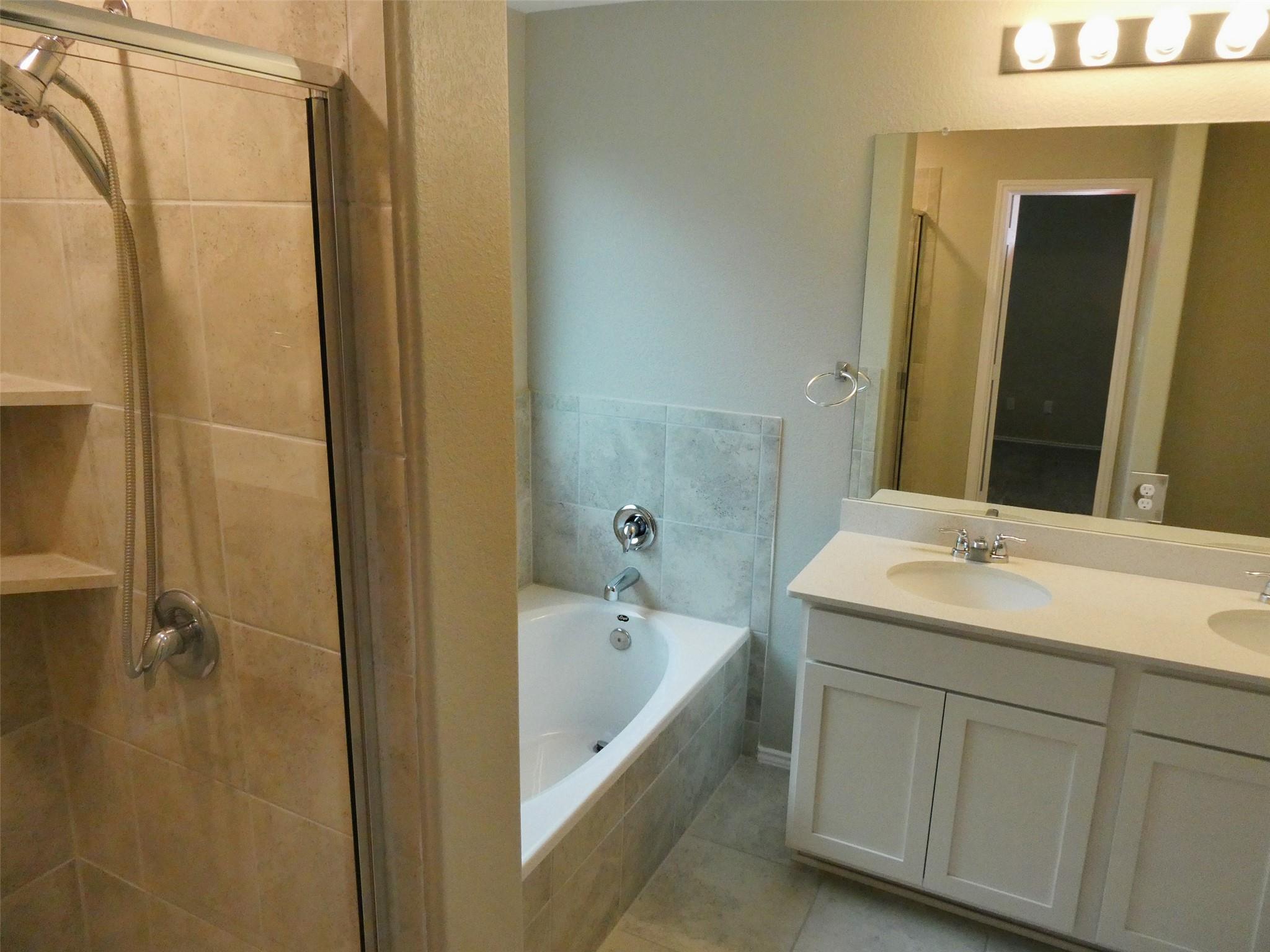 2310 Macaw Dr Property Photo 14
