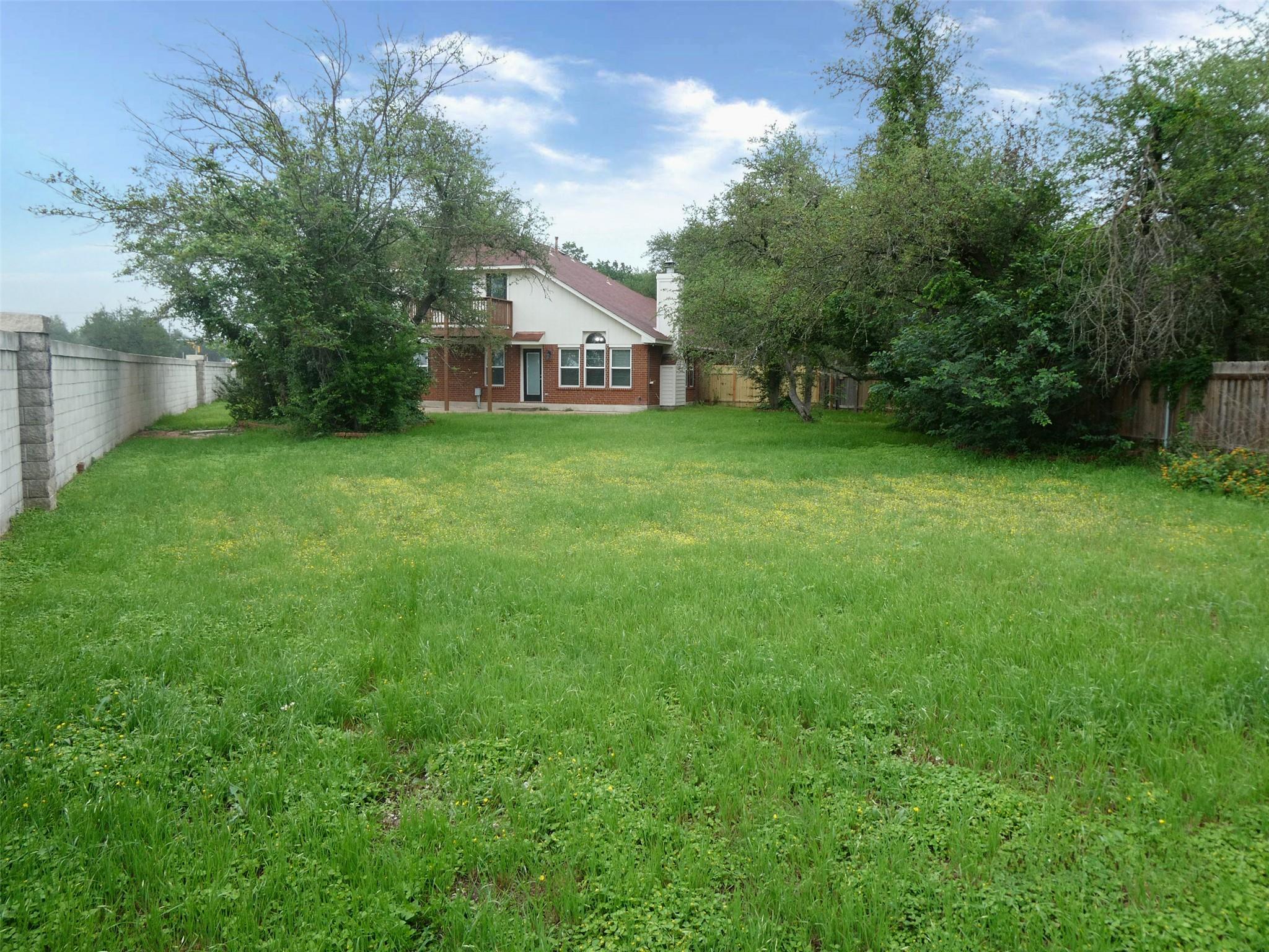 2310 Macaw Dr Property Photo 25
