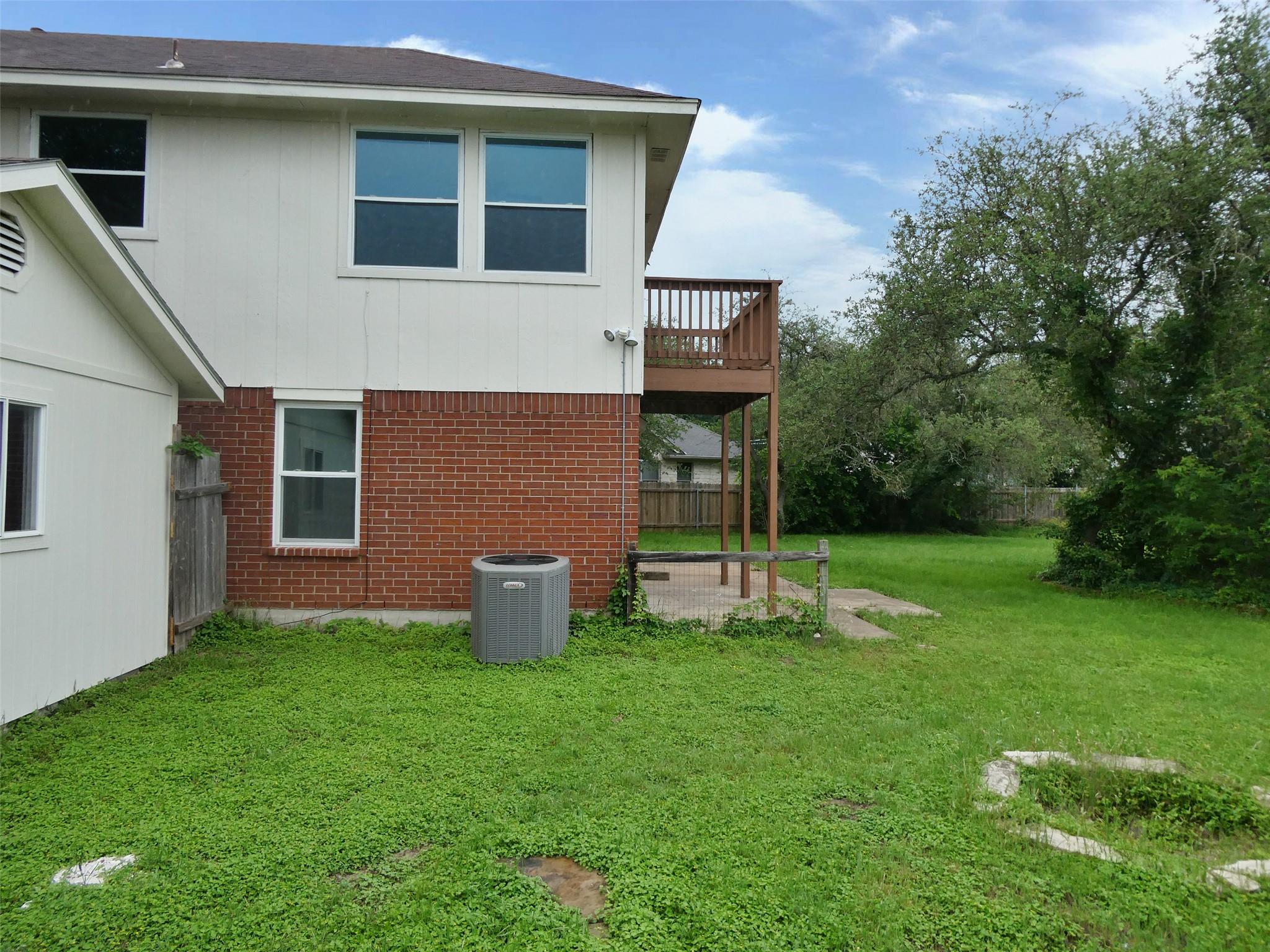 2310 Macaw Dr Property Photo 28