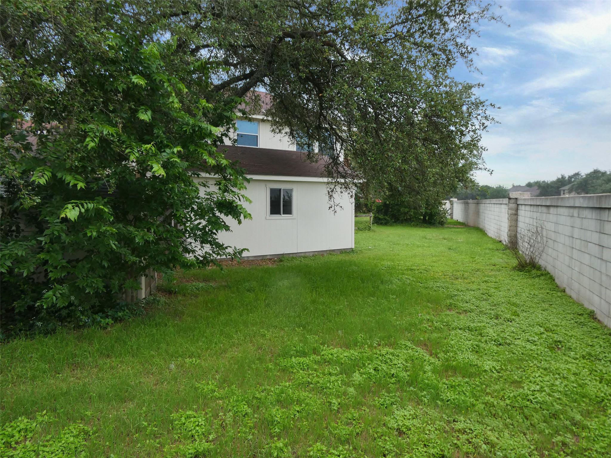 2310 Macaw Dr Property Photo 29