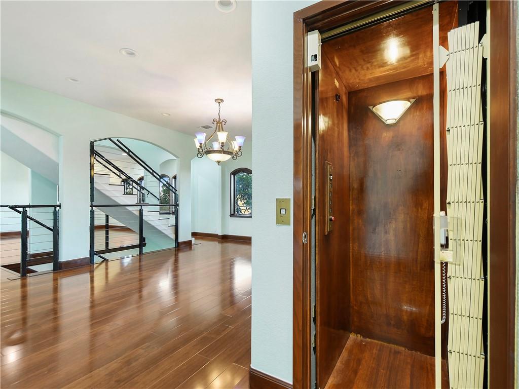 17904 Crystal Cv Property Photo 8