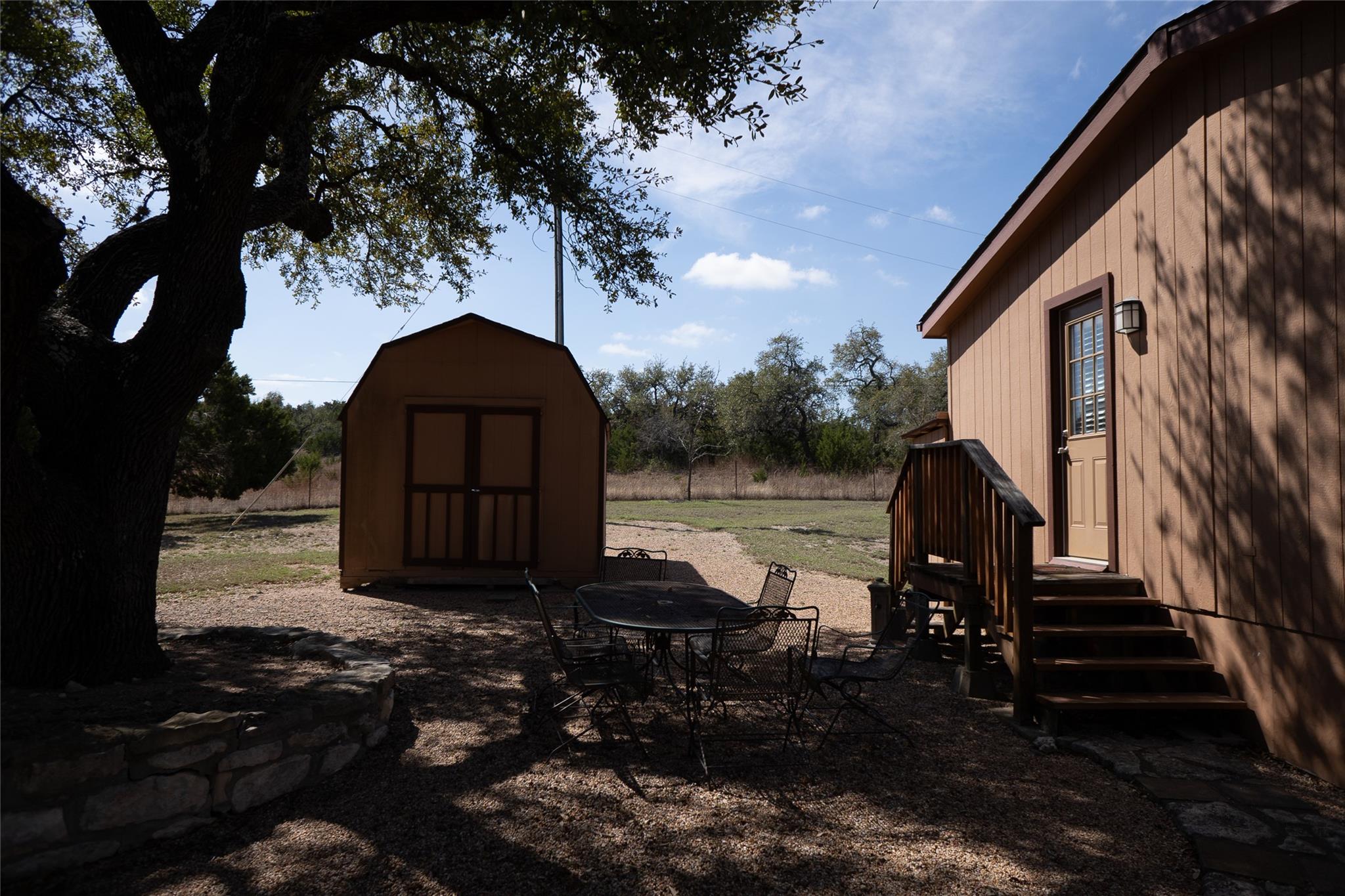 1149 Hart Ln Property Photo 3