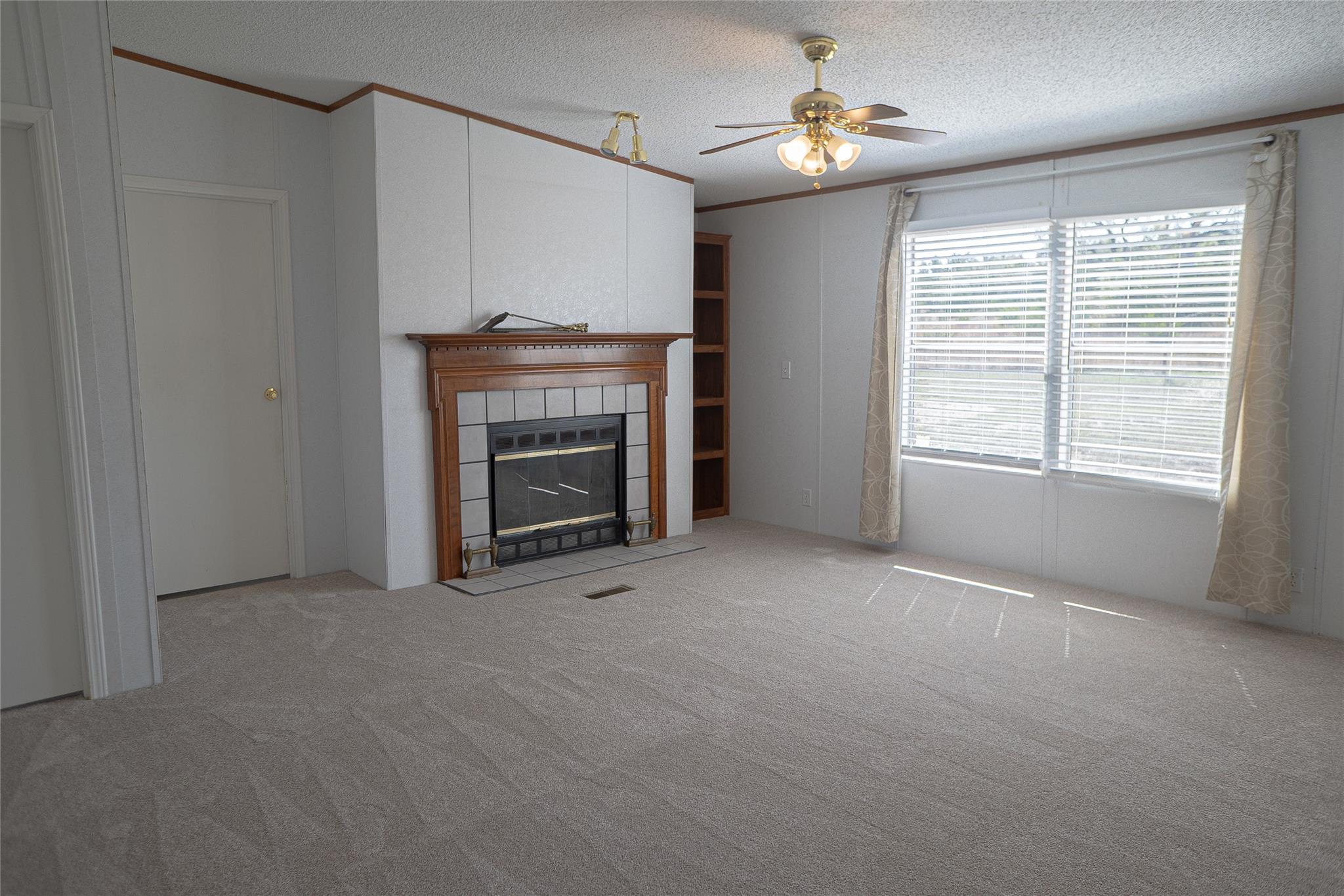 1149 Hart Ln Property Photo 5