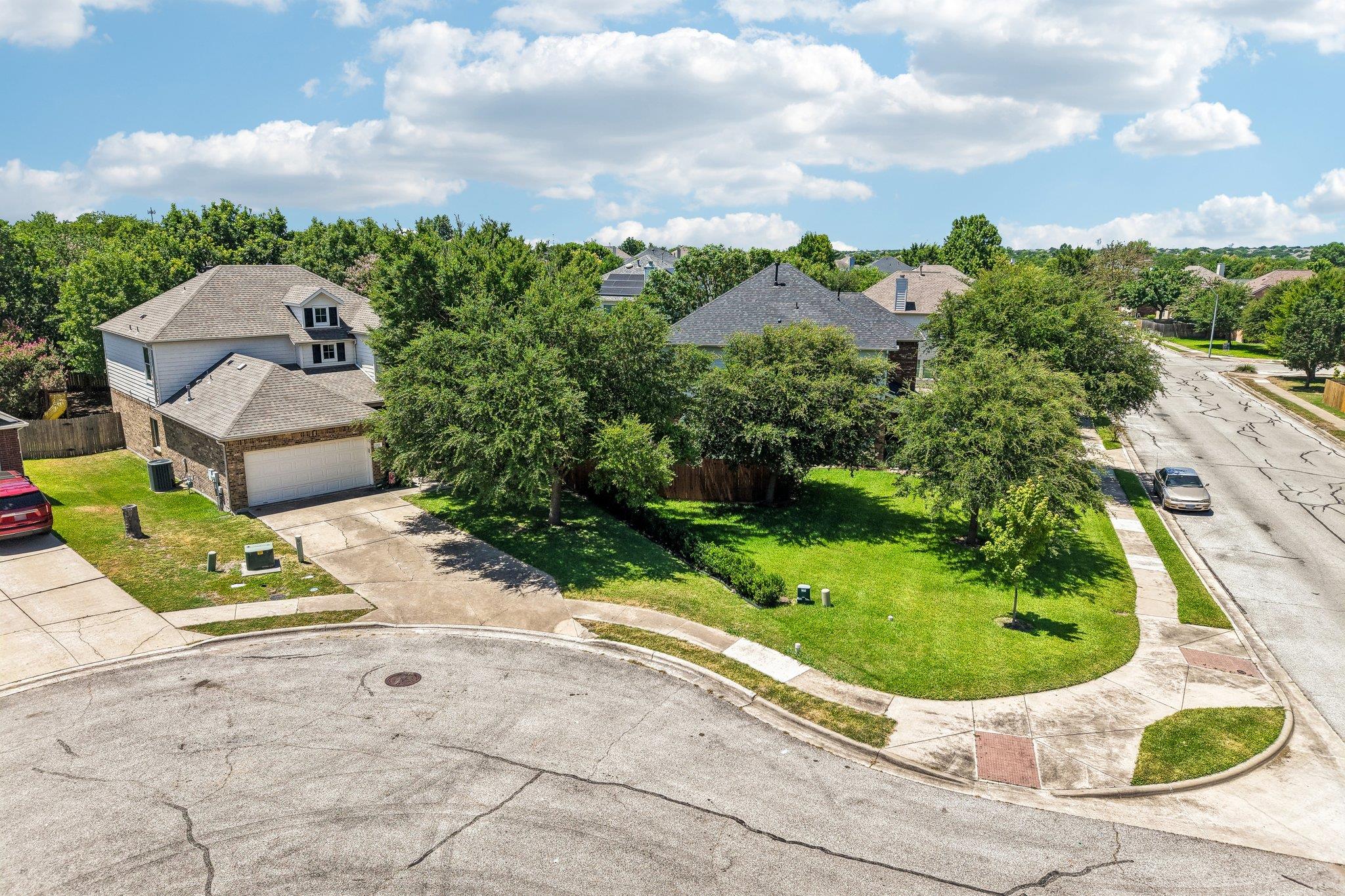 2821 Purple Thistle Dr Property Photo 4