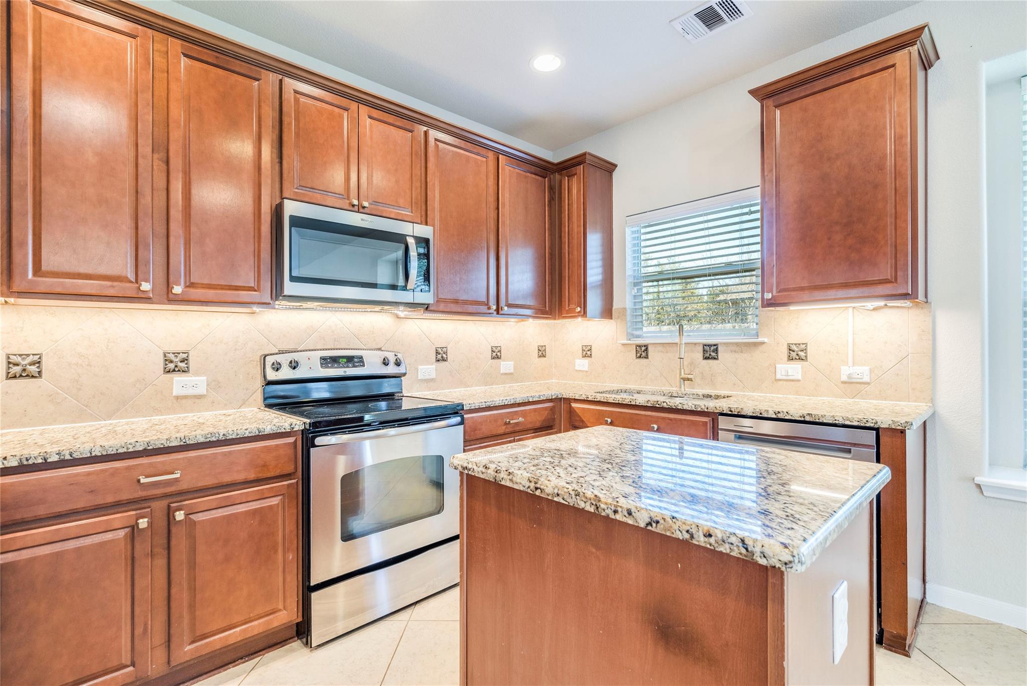 17708 Linkhill Dr Property Photo 6