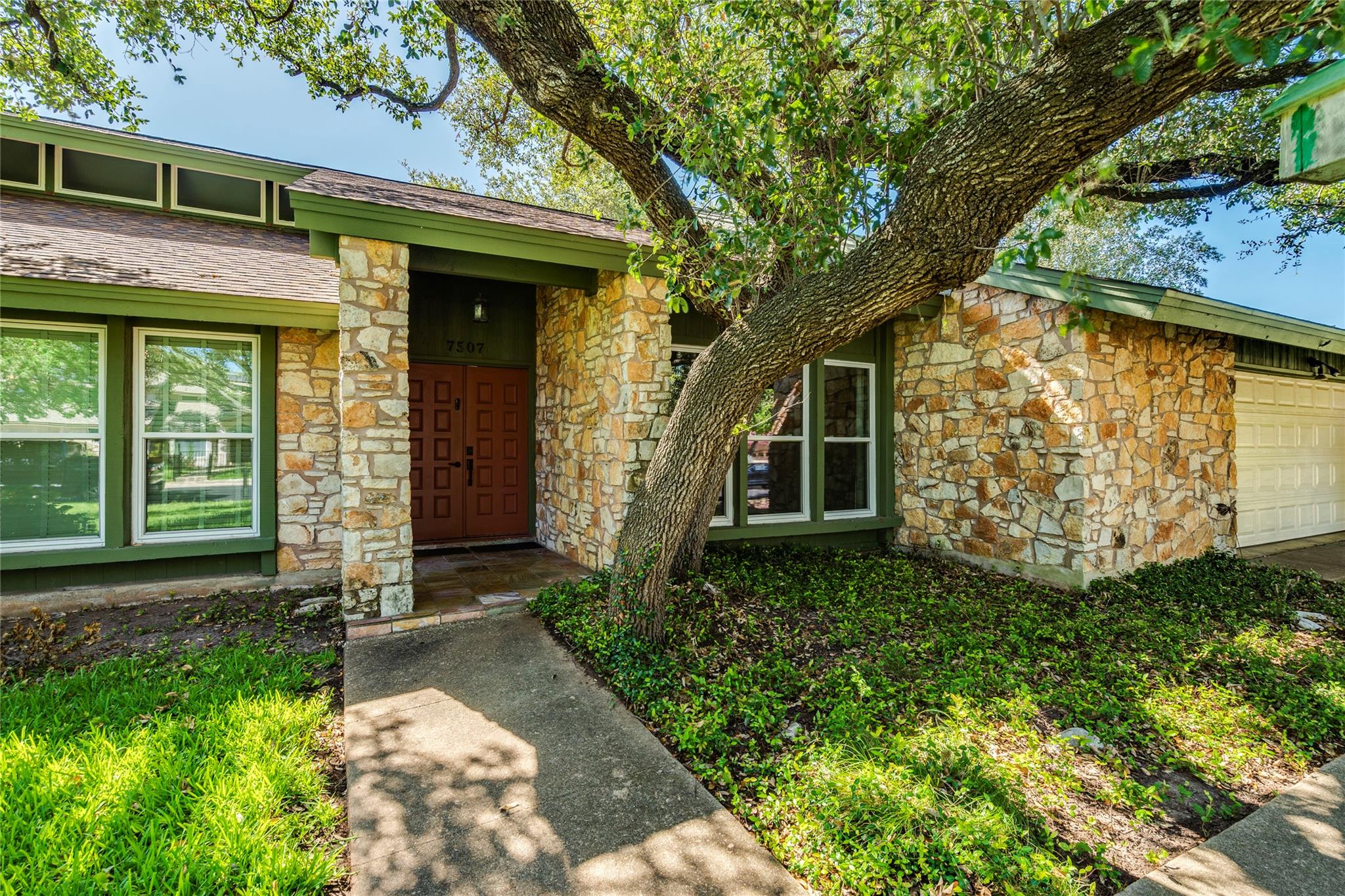 7507 Valburn Dr Property Photo 1