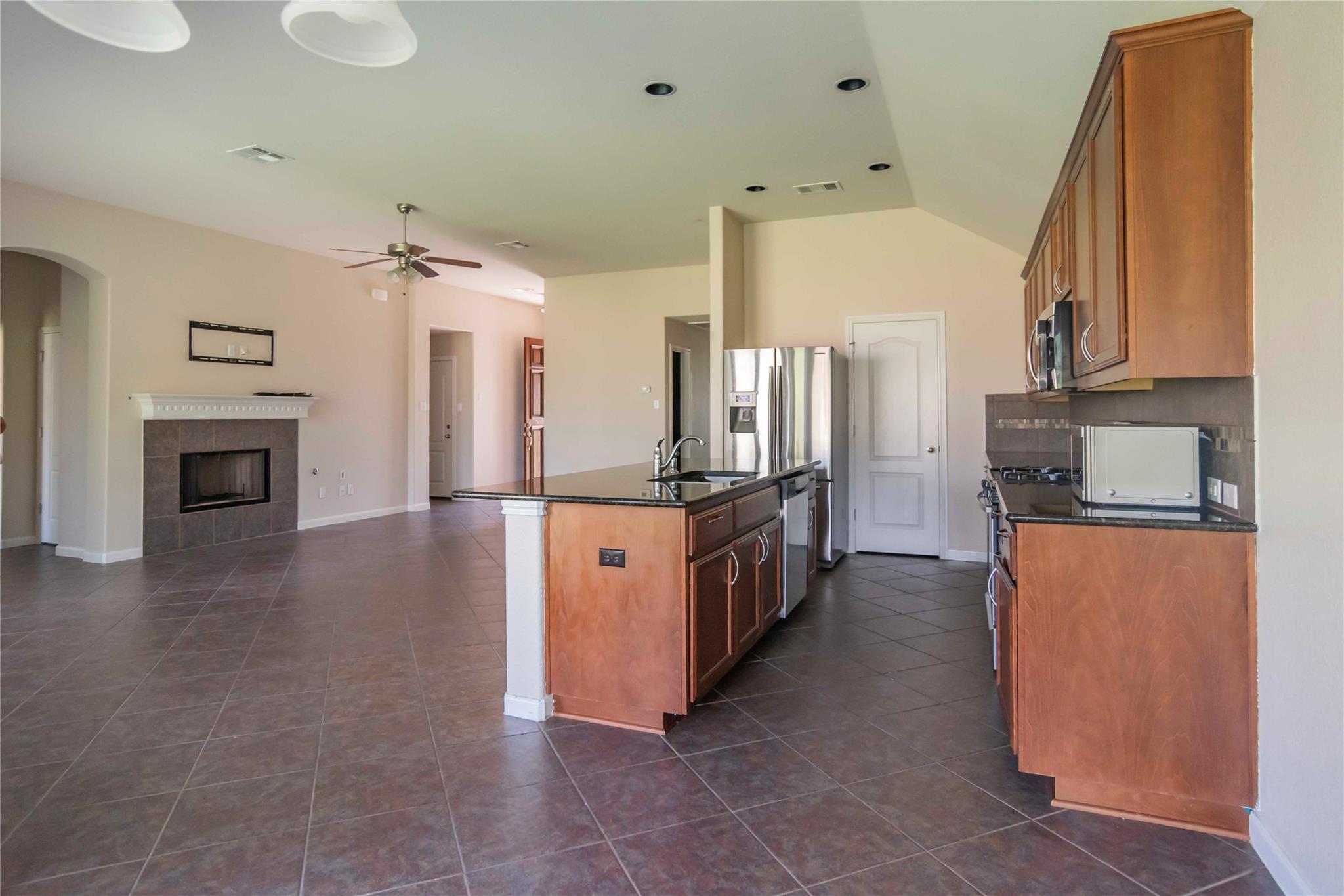 2542 Ravenwood Dr Property Photo 7