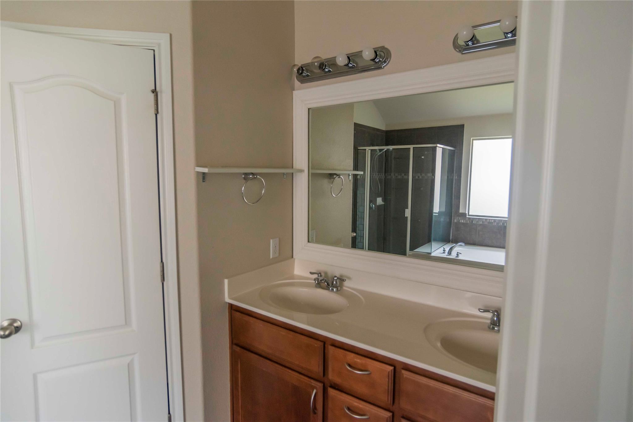 2542 Ravenwood Dr Property Photo 12