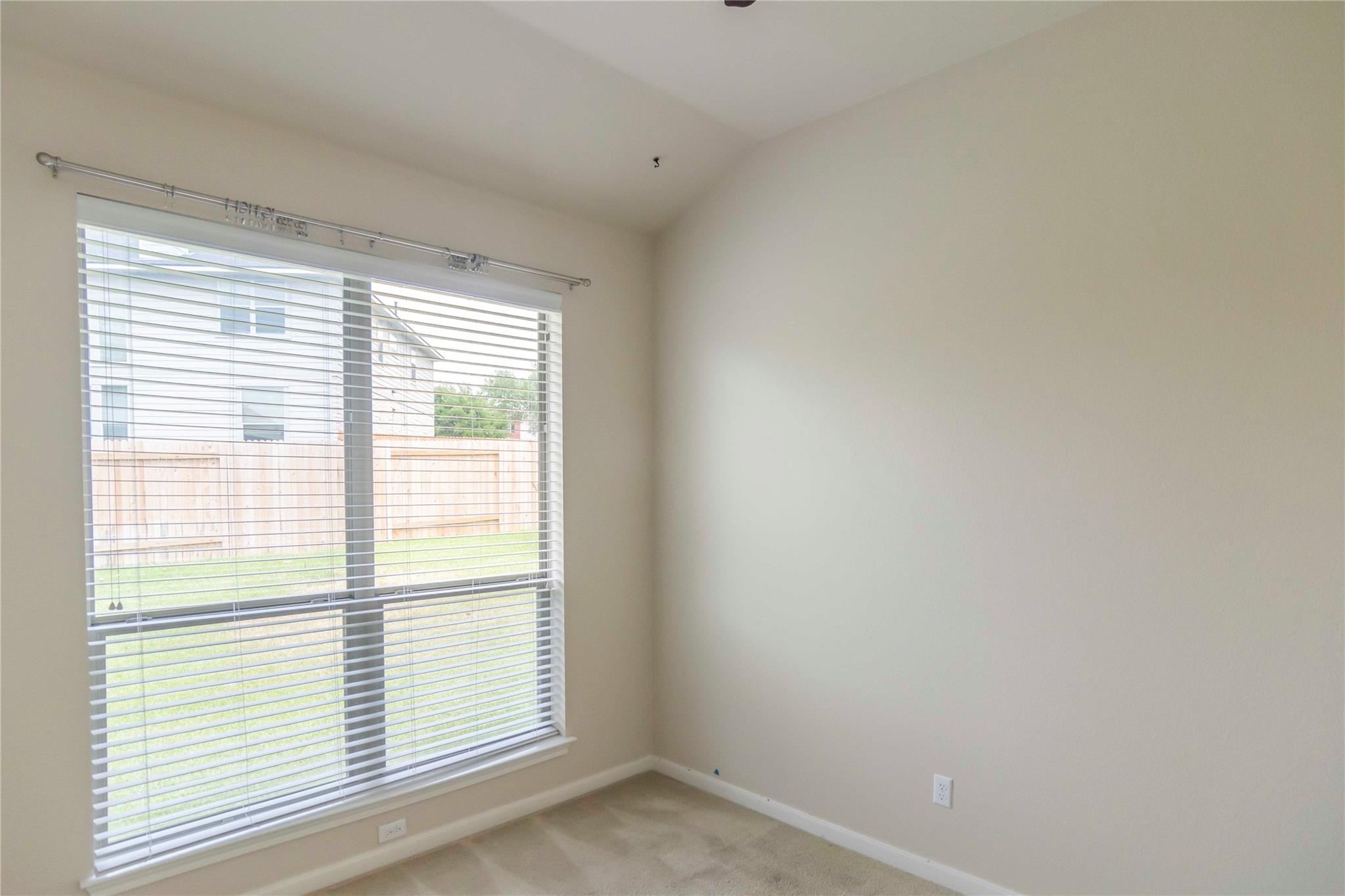 2542 Ravenwood Dr Property Photo 15