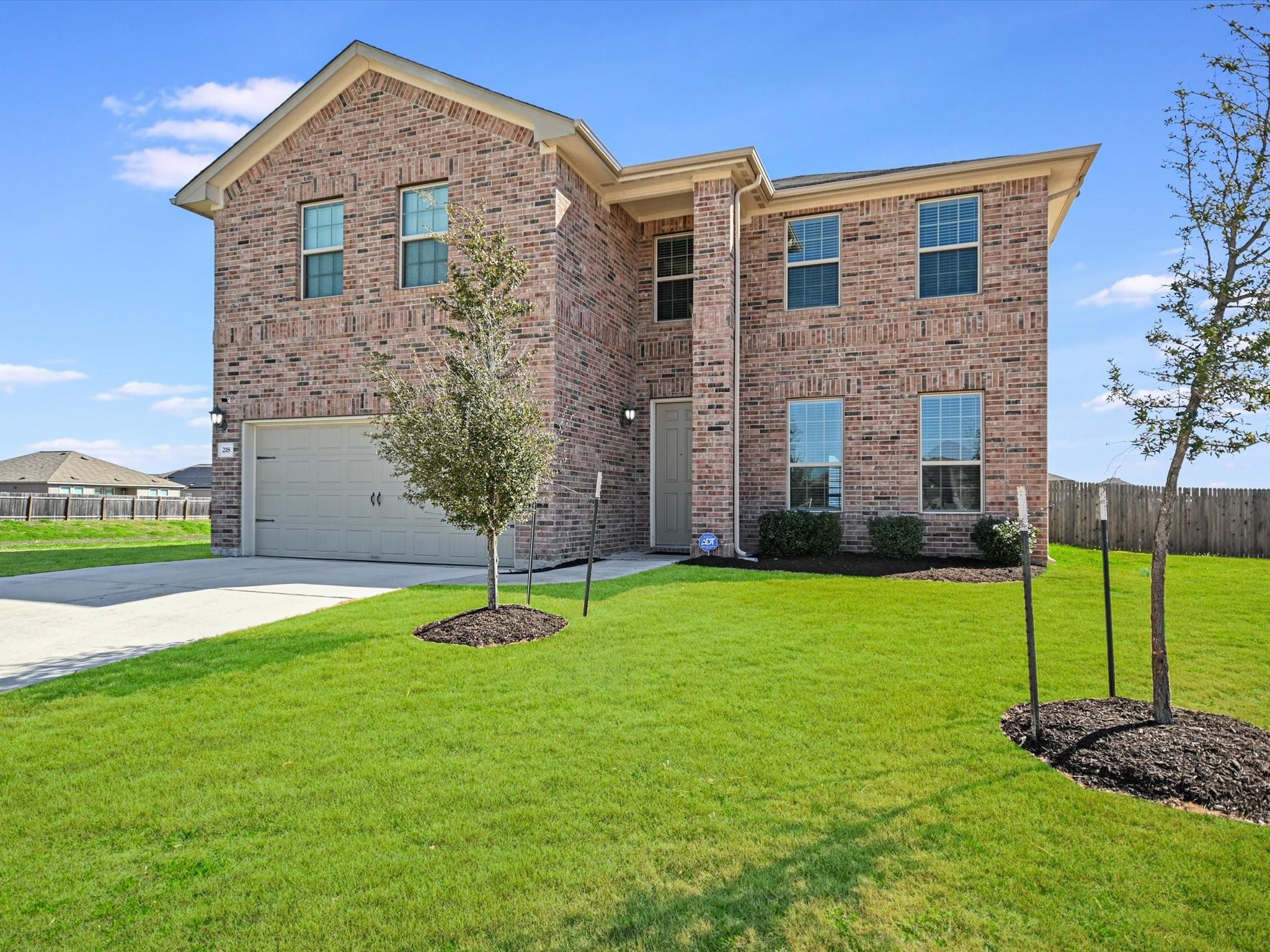 218 Pearland St Property Photo