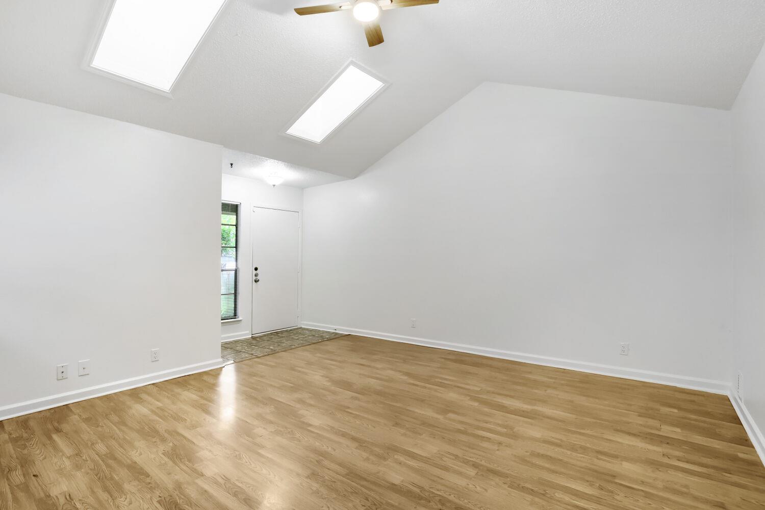 10710 Topperwein Dr #b Property Photo 4