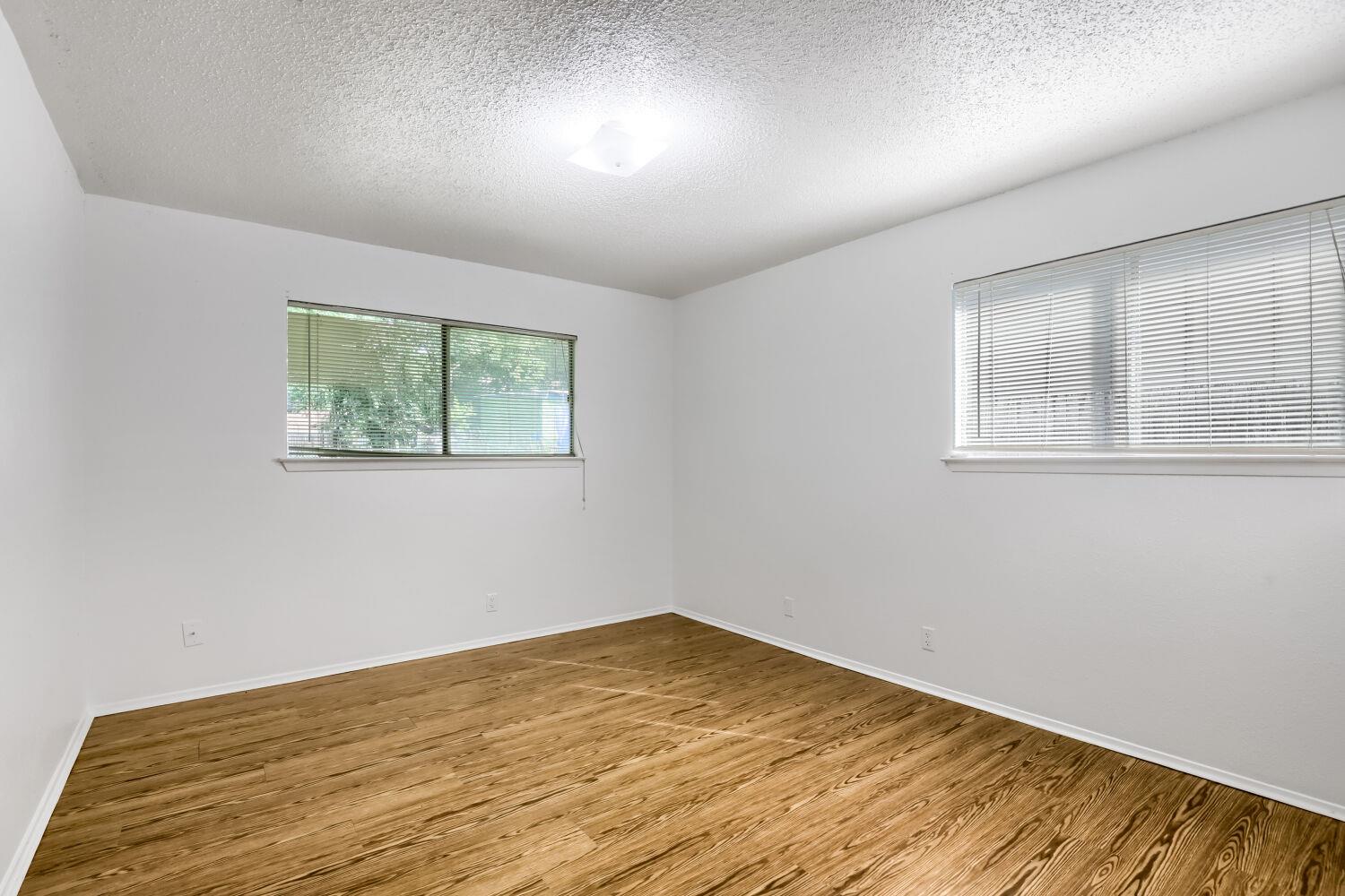 10710 Topperwein Dr #b Property Photo 8