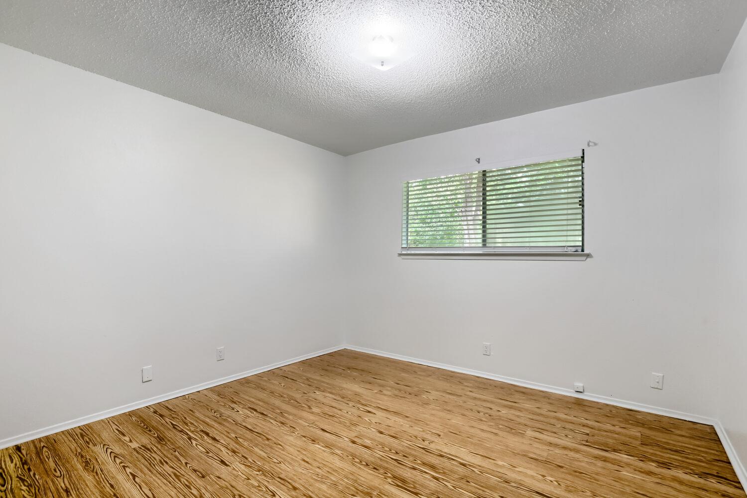 10710 Topperwein Dr #b Property Photo 11