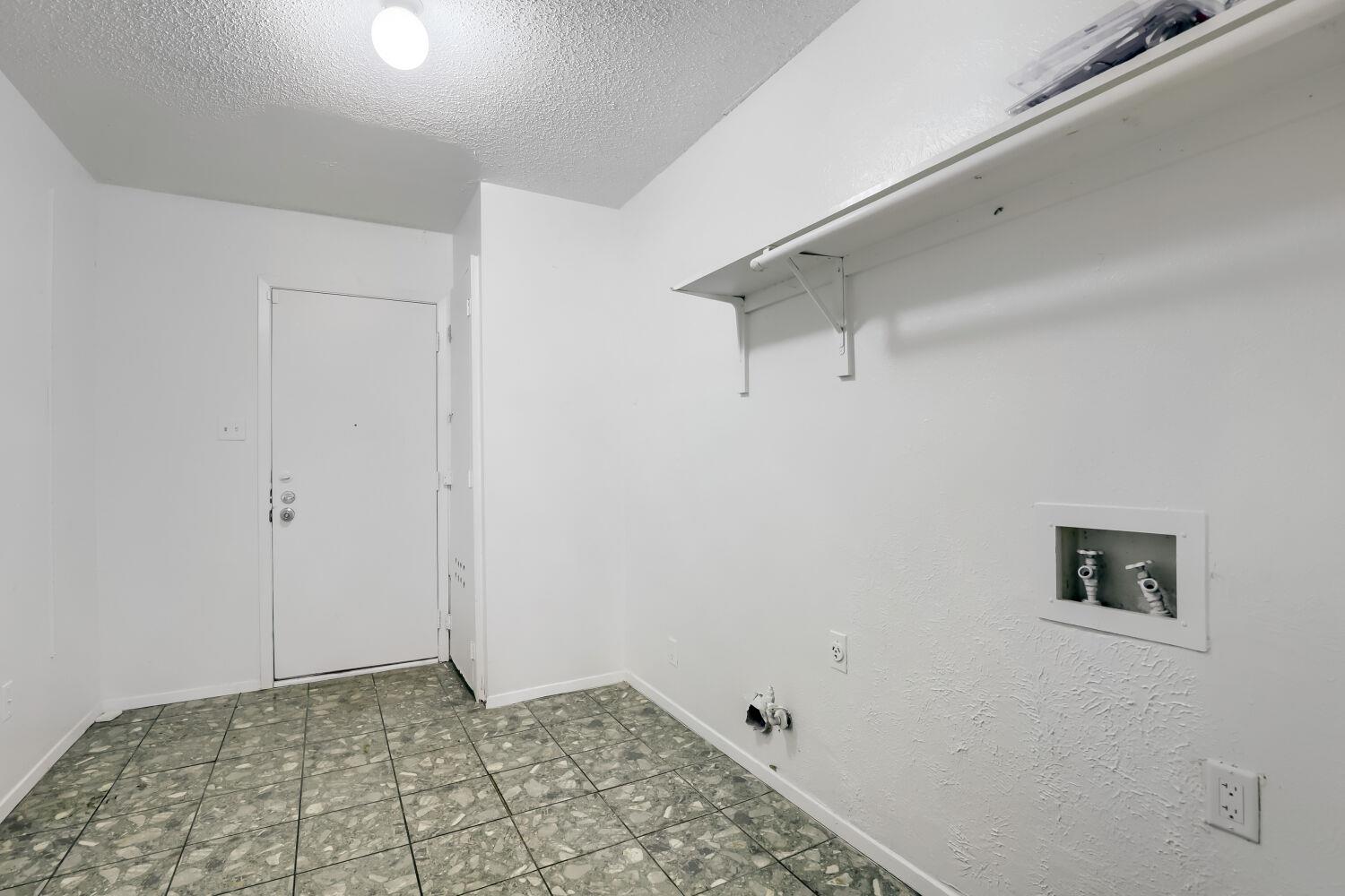 10710 Topperwein Dr #b Property Photo 14