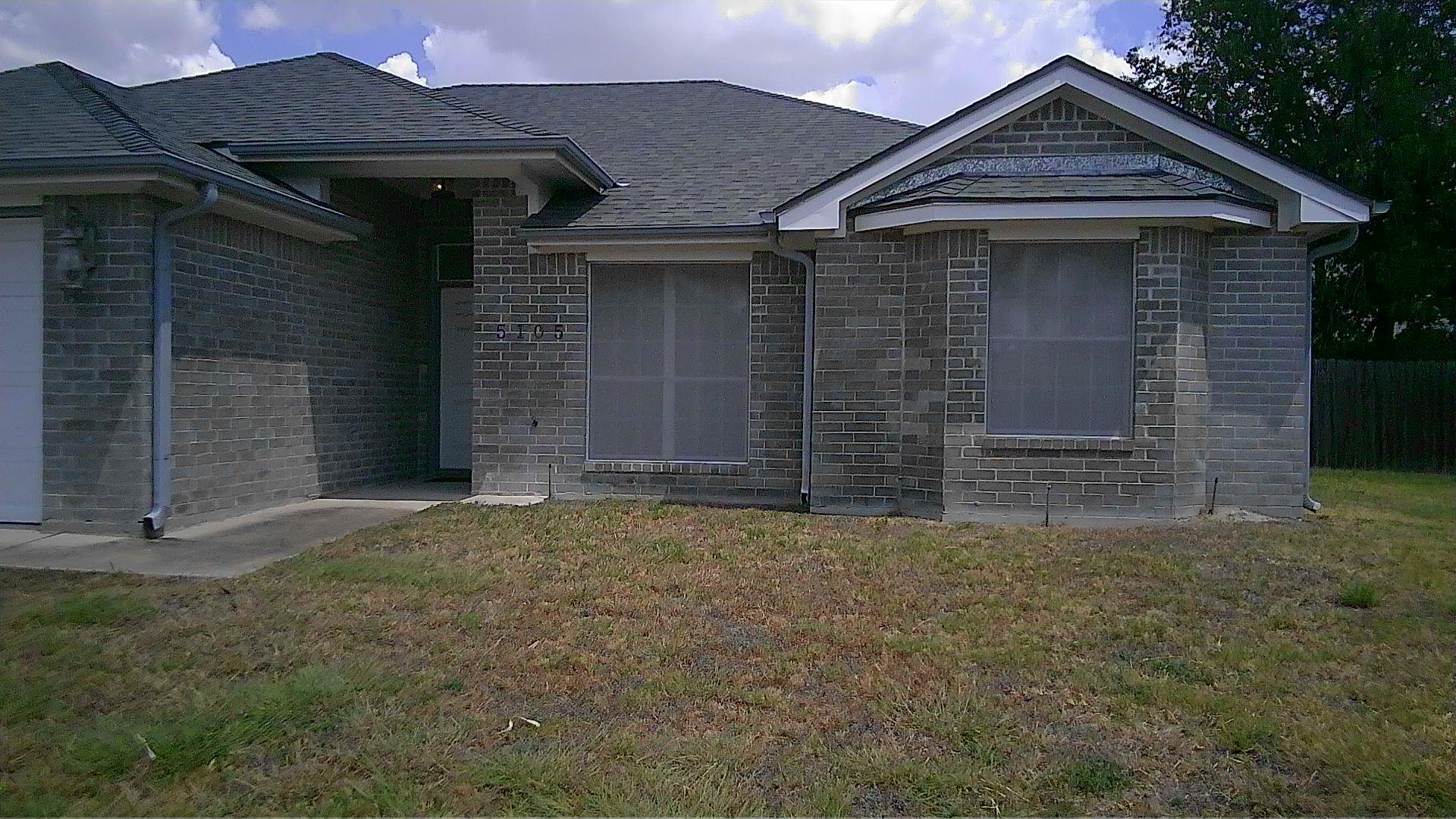 5105 Southern Crossing Dr Property Photo 2