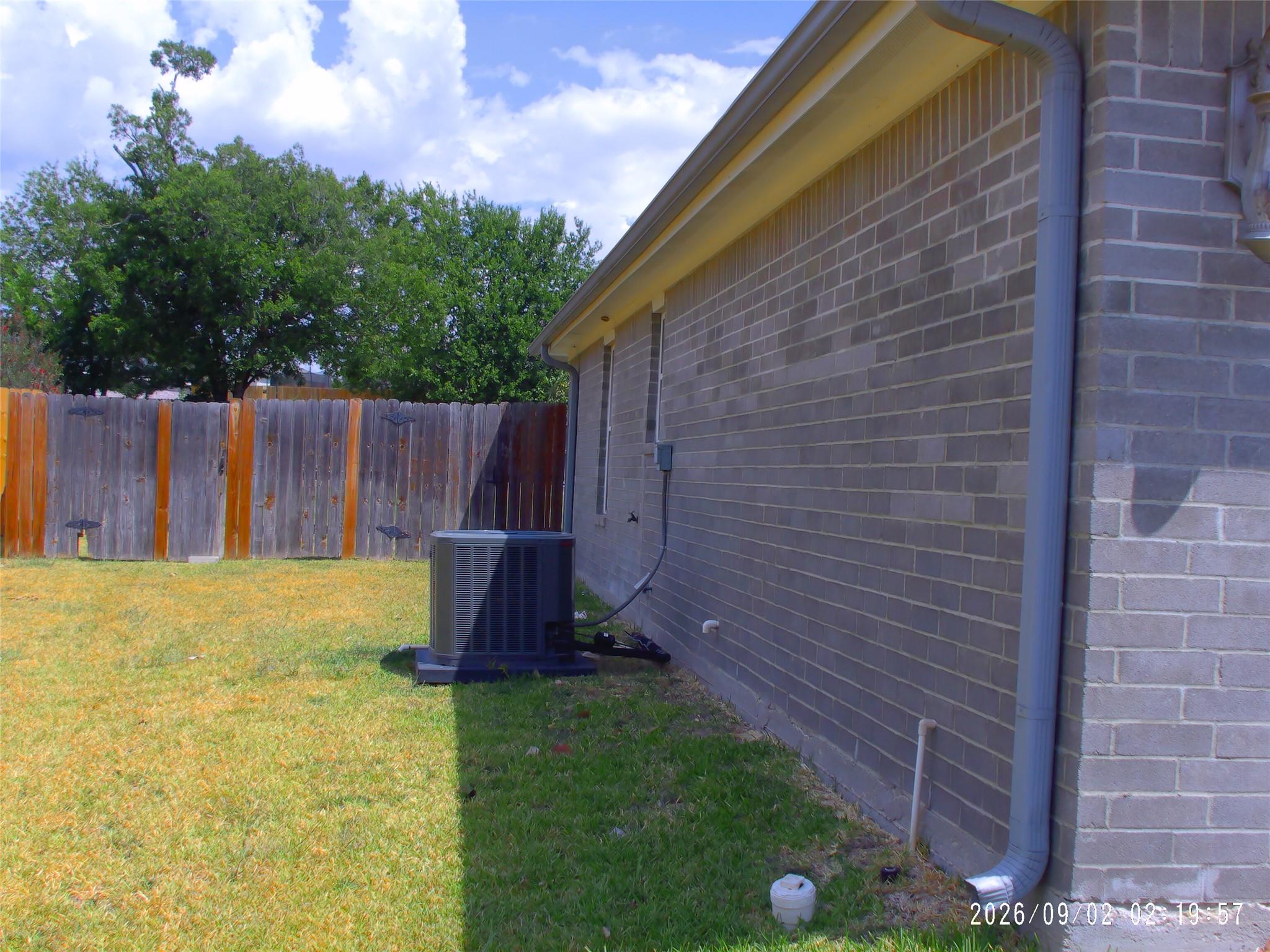 5105 Southern Crossing Dr Property Photo 3