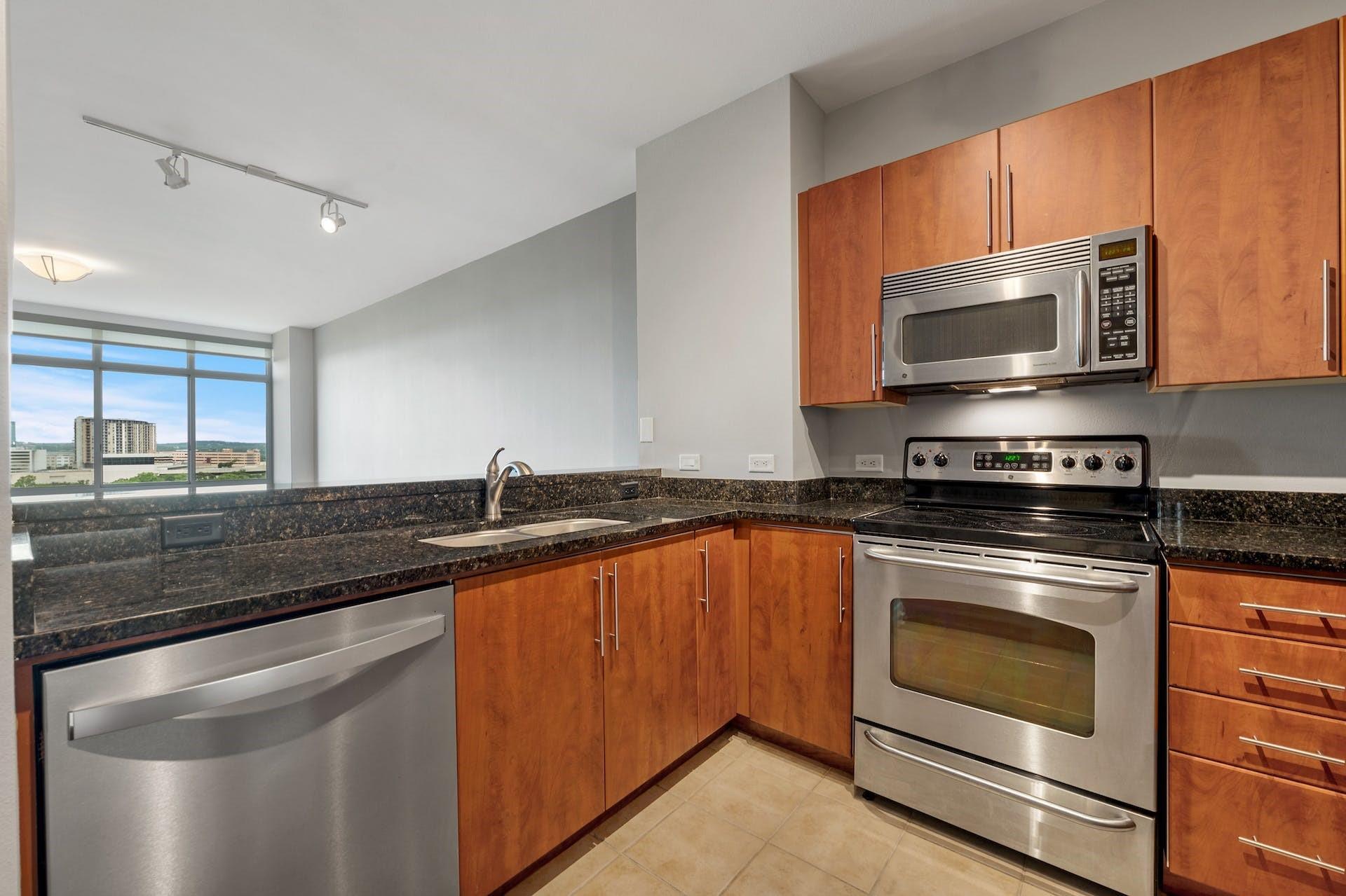 54 Rainey St #810 Property Photo 10