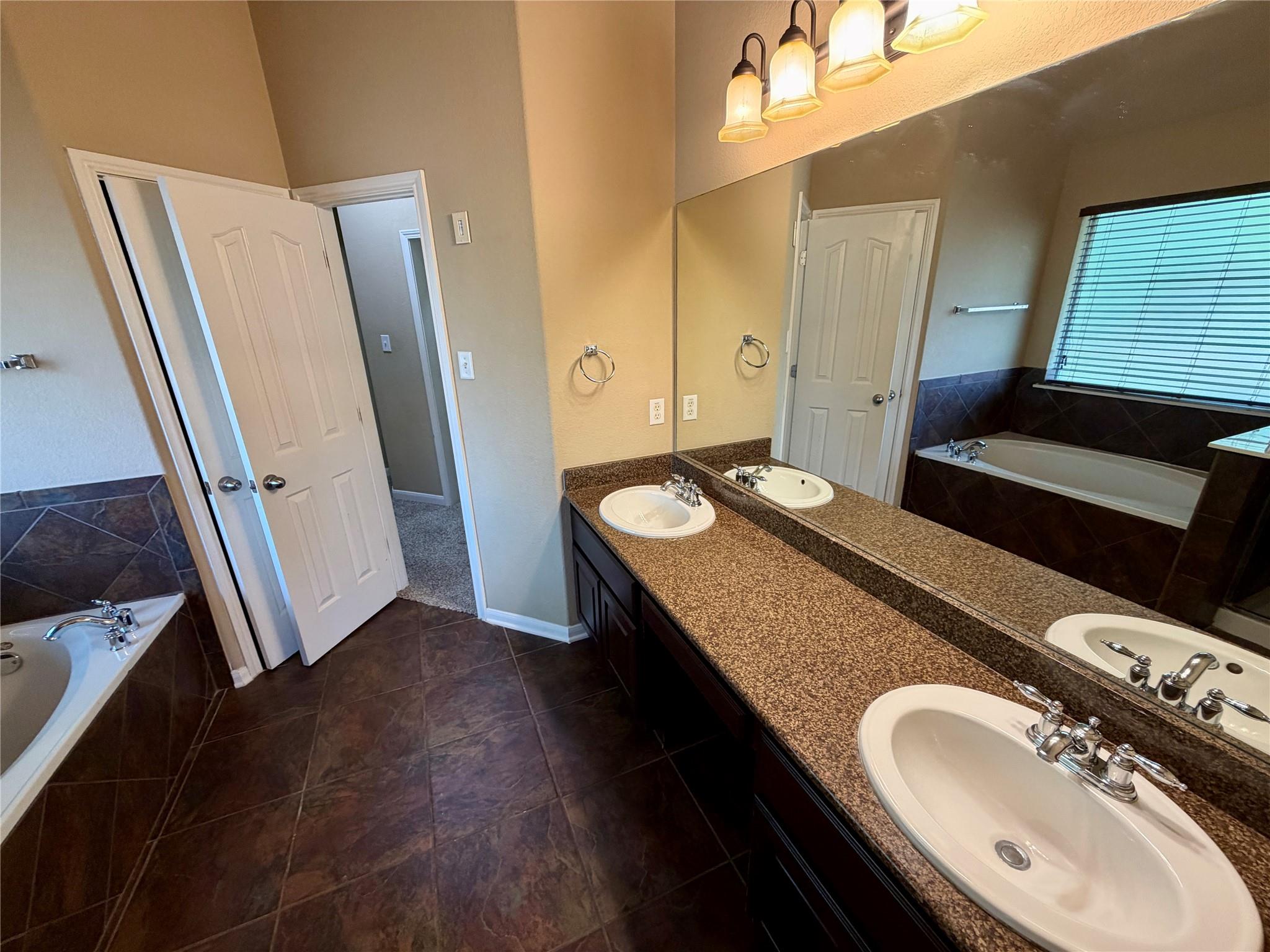 3713 Broadwinged Hawk Cv Property Photo 20