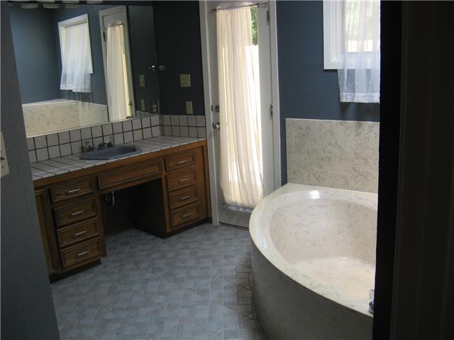 2001 Manana St Property Photo 10