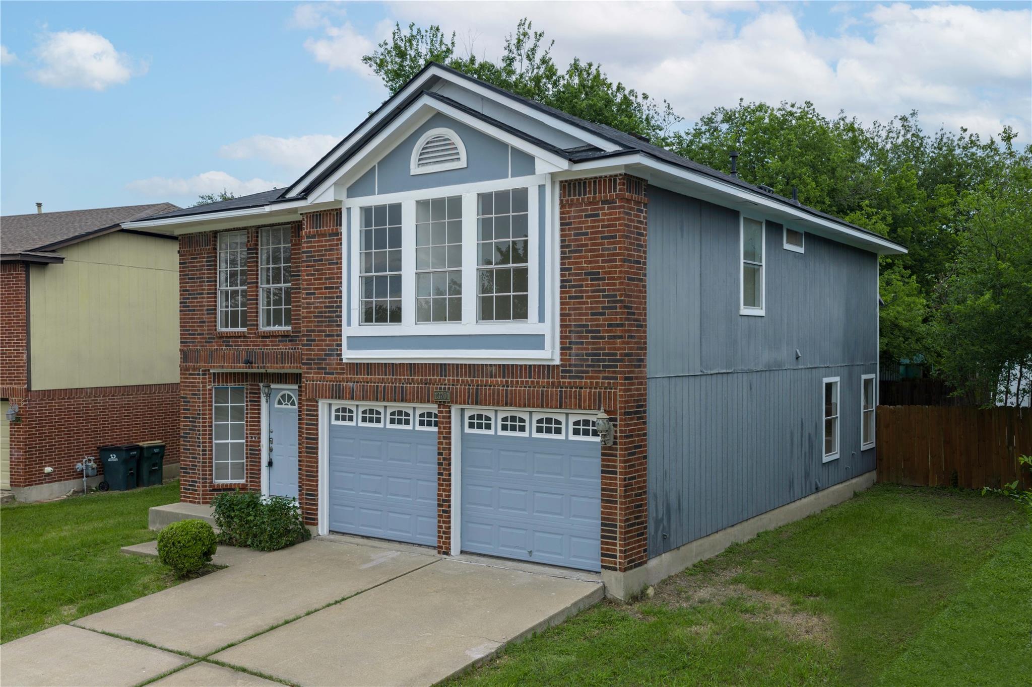 13701 Cambourne Dr Property Photo 2