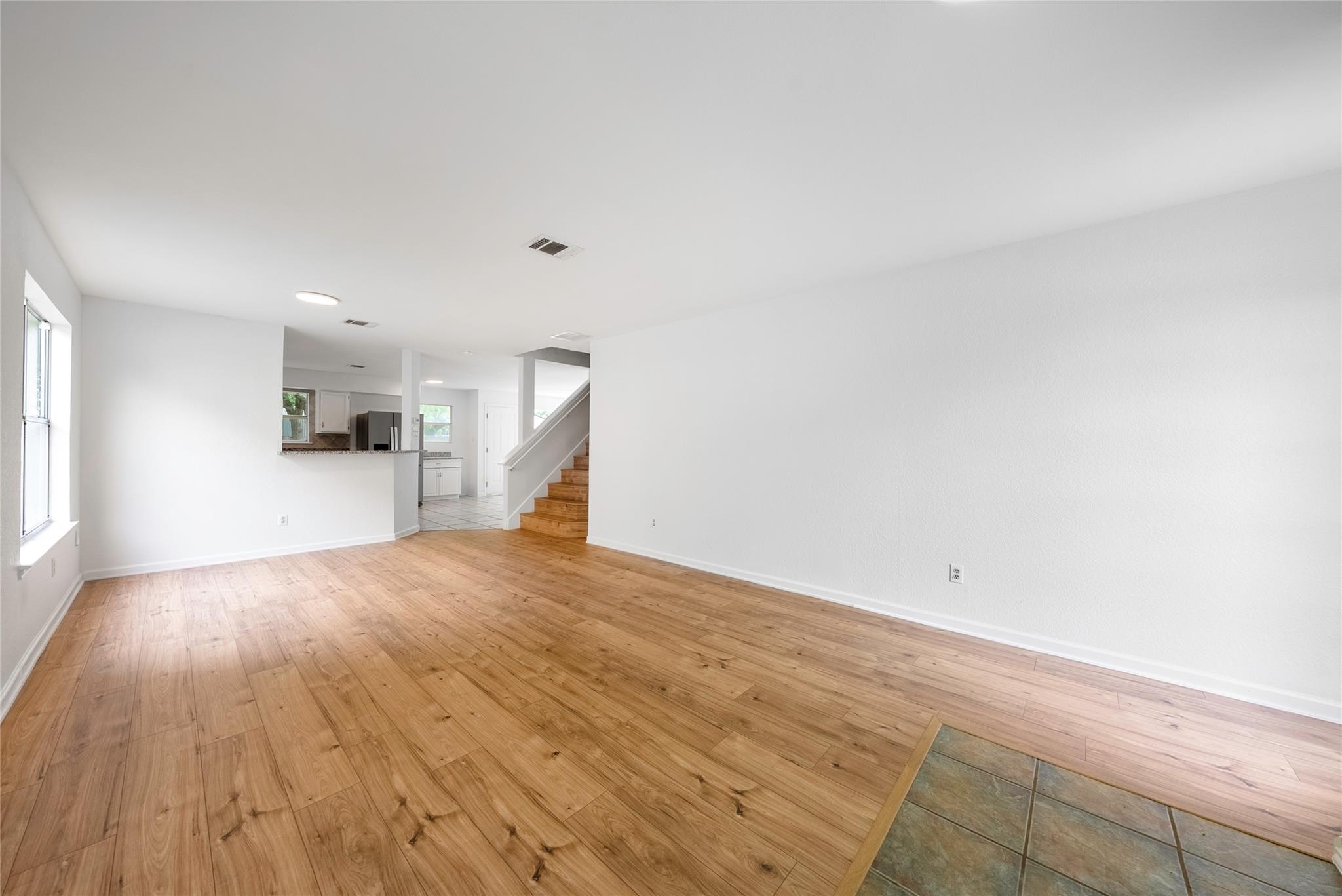 13701 Cambourne Dr Property Photo 4