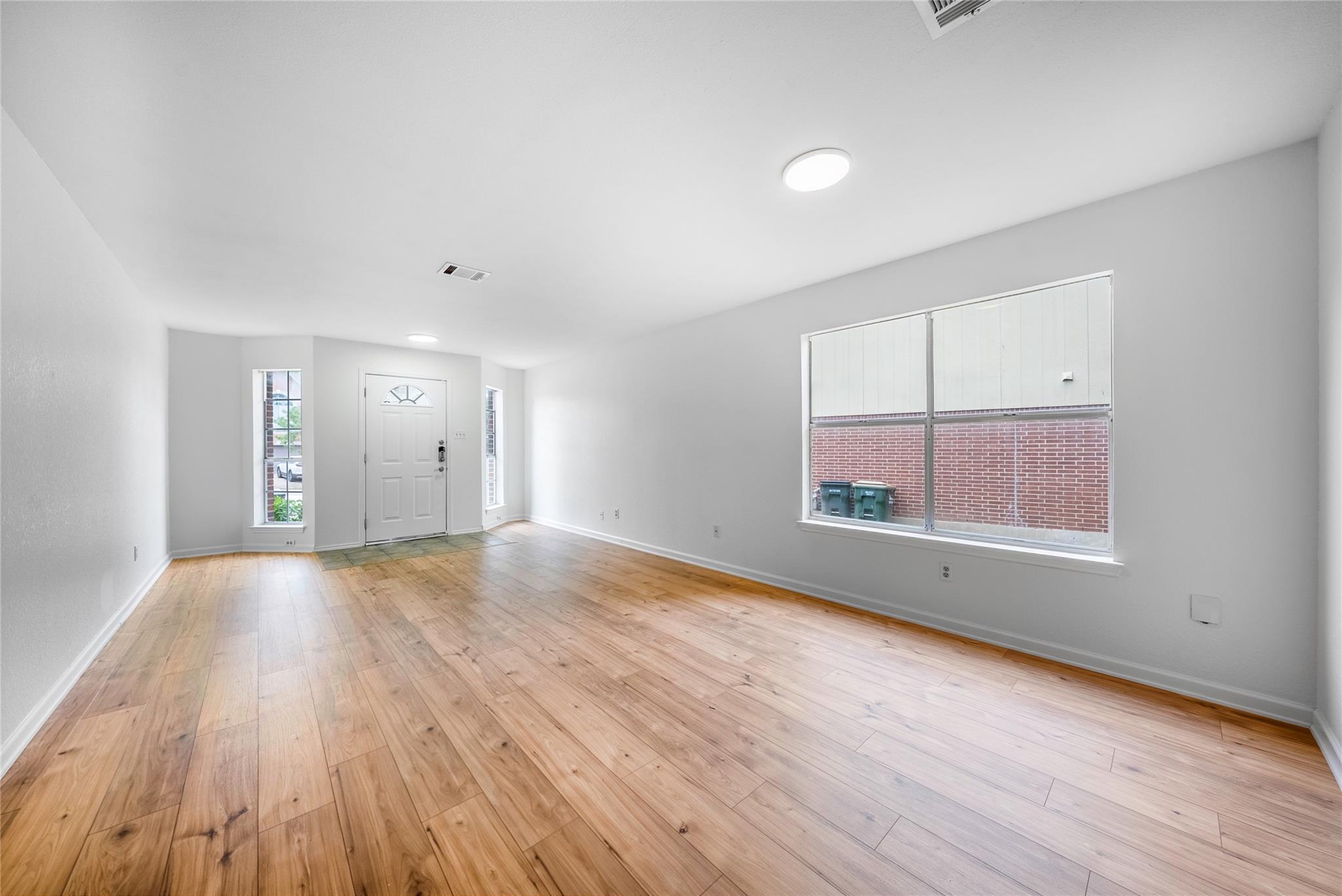 13701 Cambourne Dr Property Photo 6