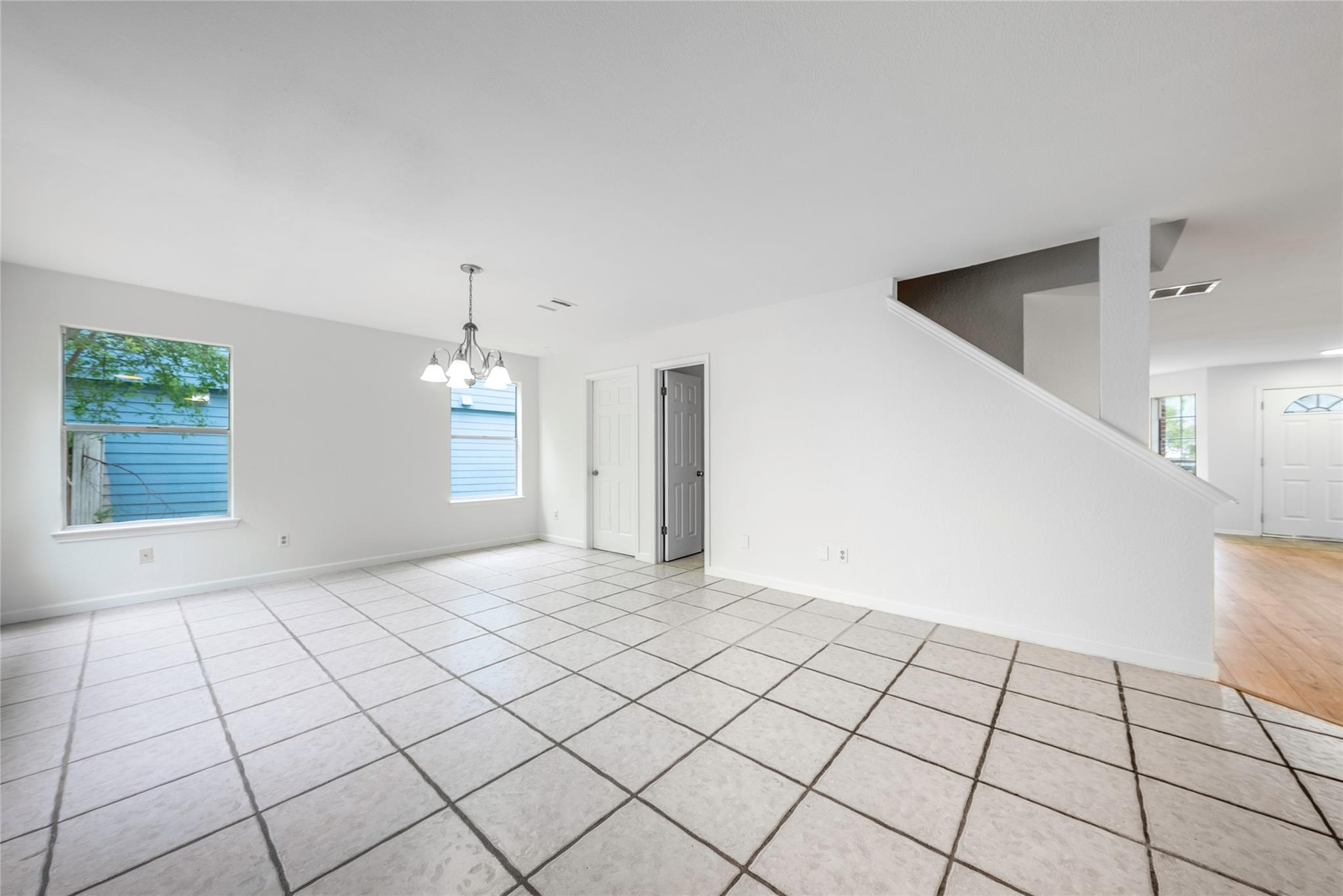13701 Cambourne Dr Property Photo 8
