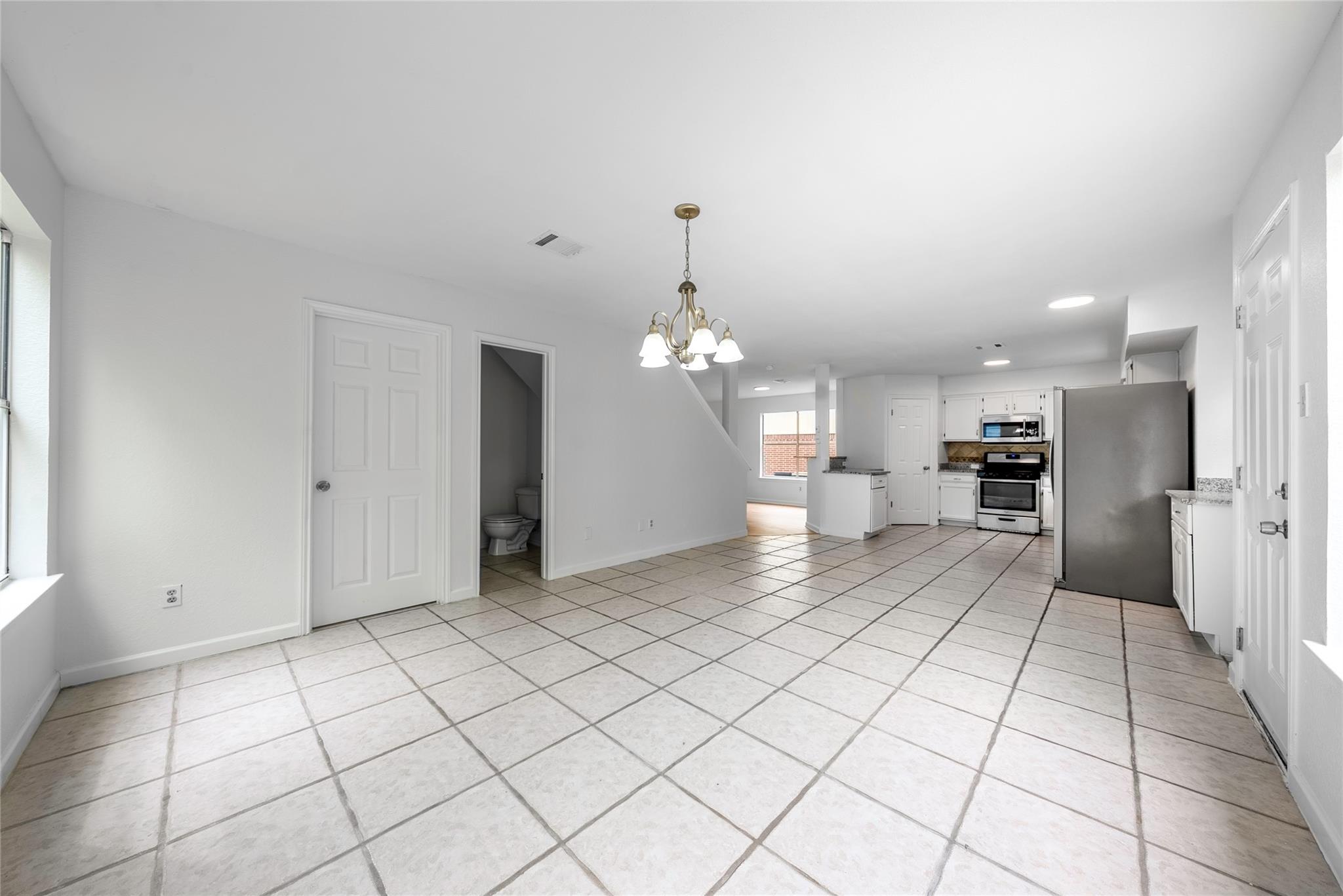 13701 Cambourne Dr Property Photo 9