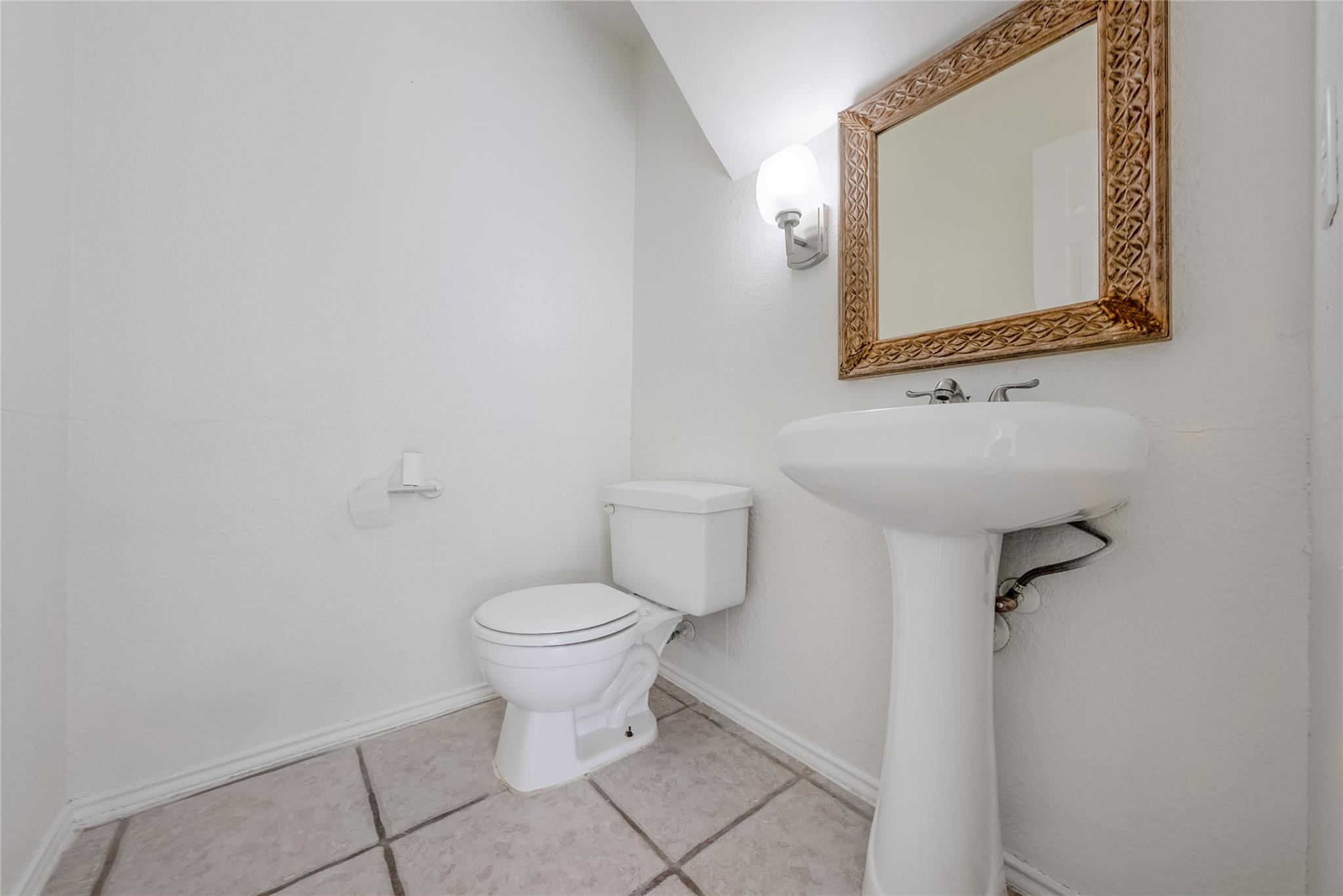 13701 Cambourne Dr Property Photo 12