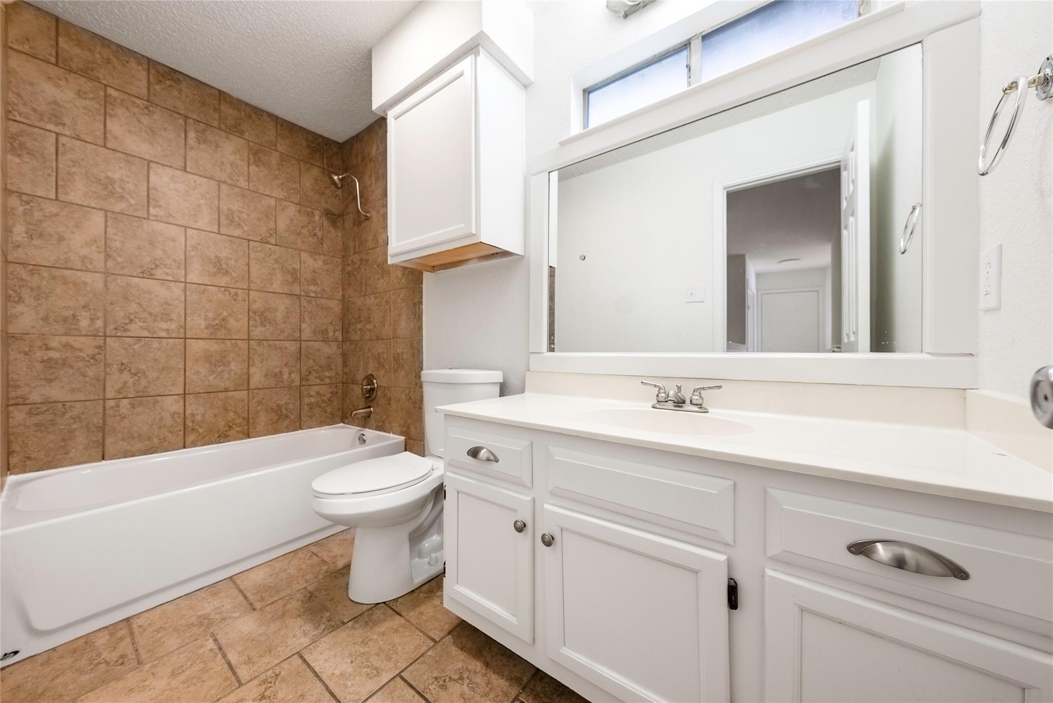 13701 Cambourne Dr Property Photo 23