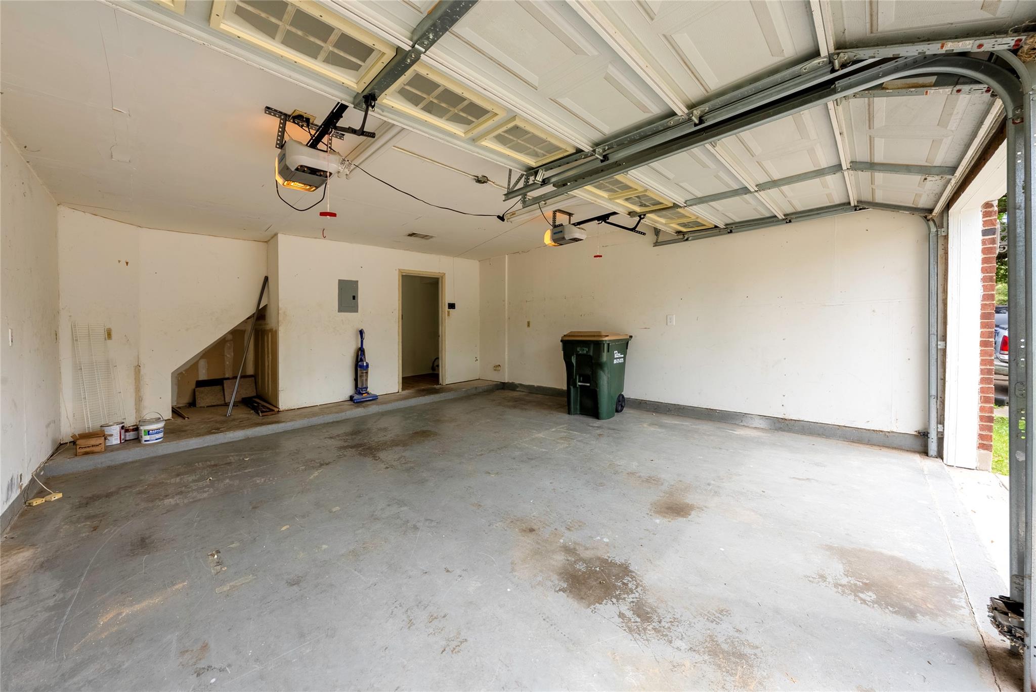 13701 Cambourne Dr Property Photo 34