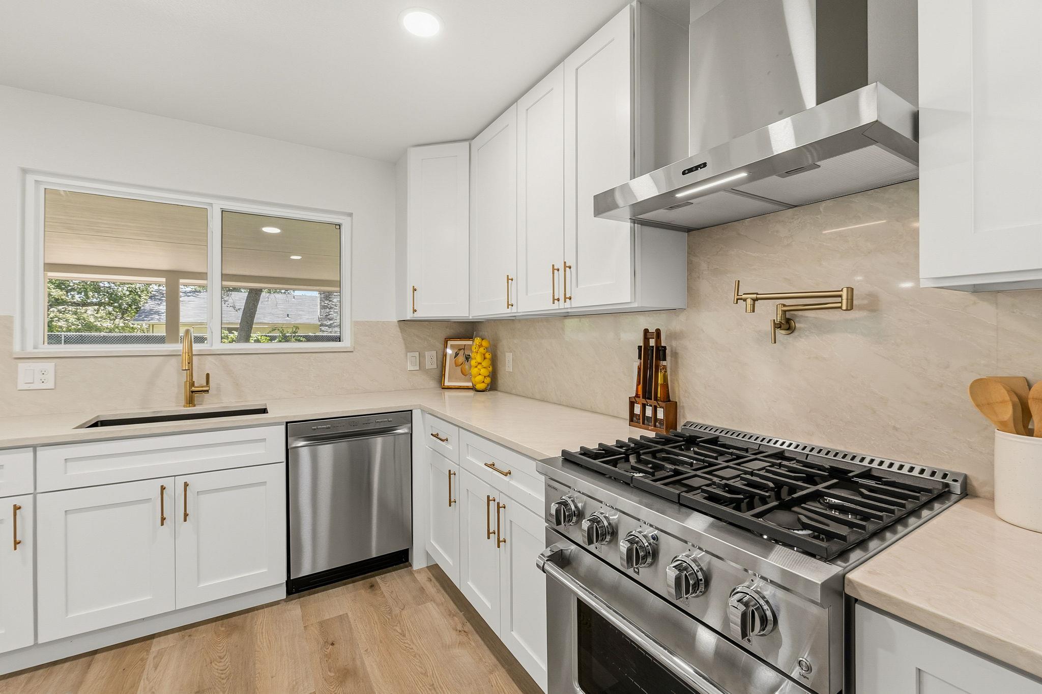 10411 Button Quail Dr Property Photo 9