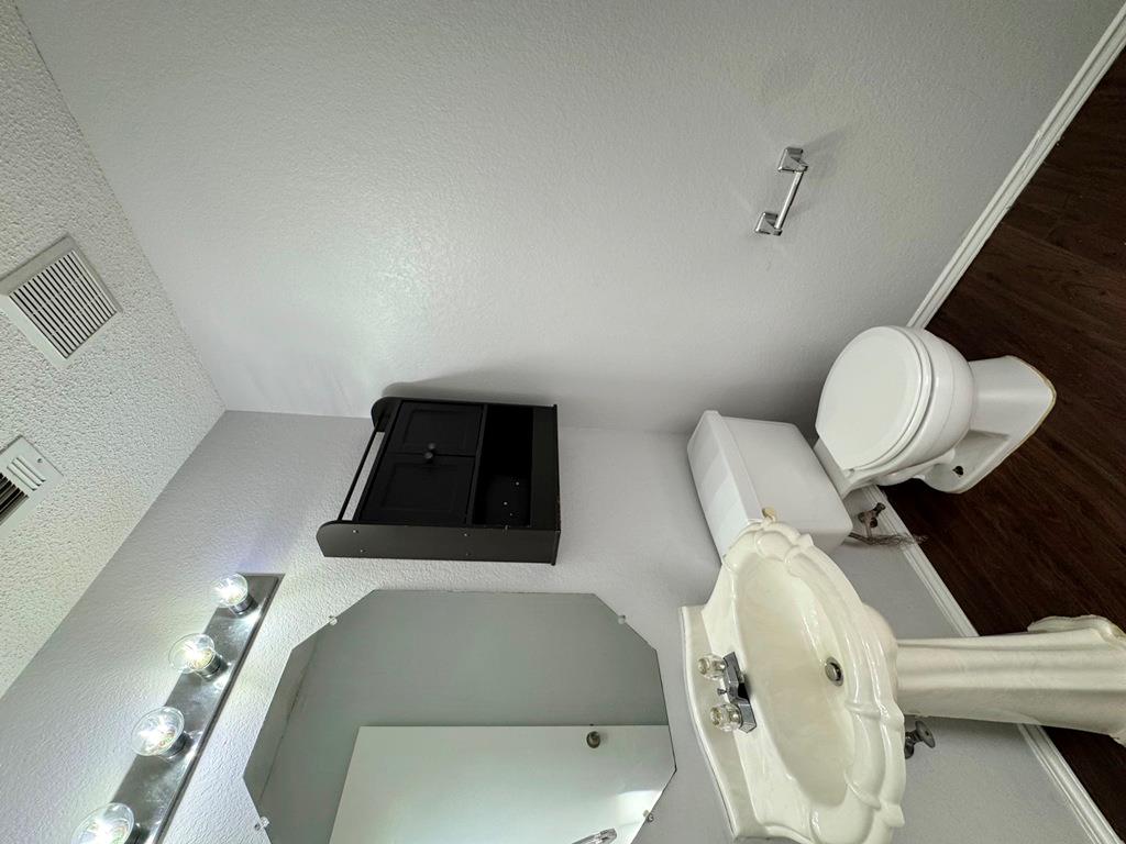 14009 Maricella Ln Property Photo 5