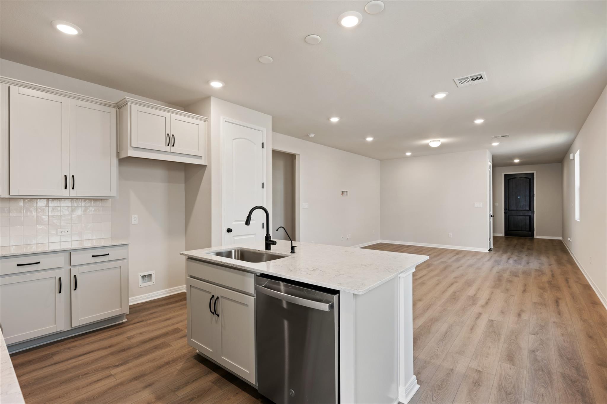 108 Baron Von Gator Dr Property Photo 17