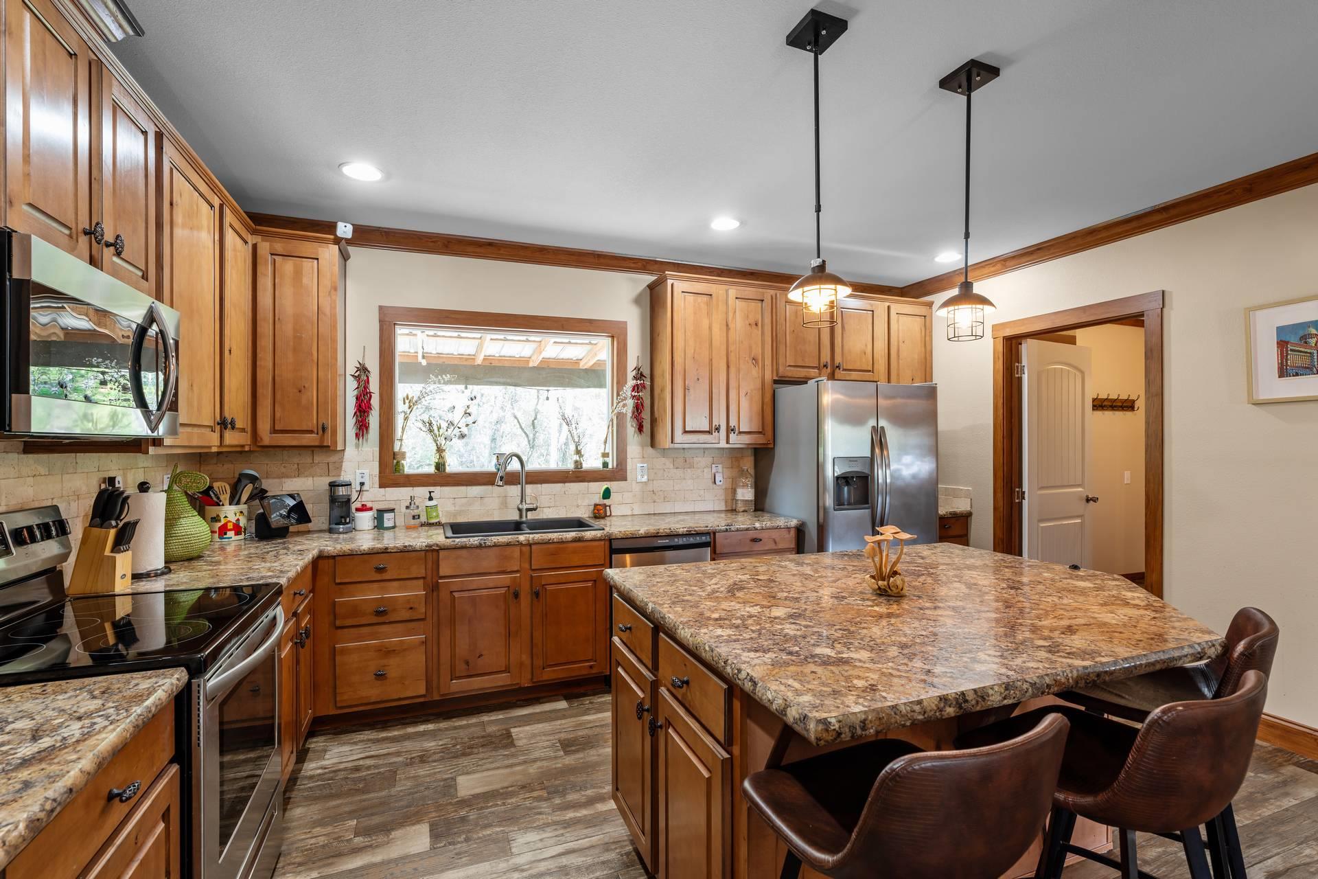 23038 Pedernales Canyon Trl Property Photo 11