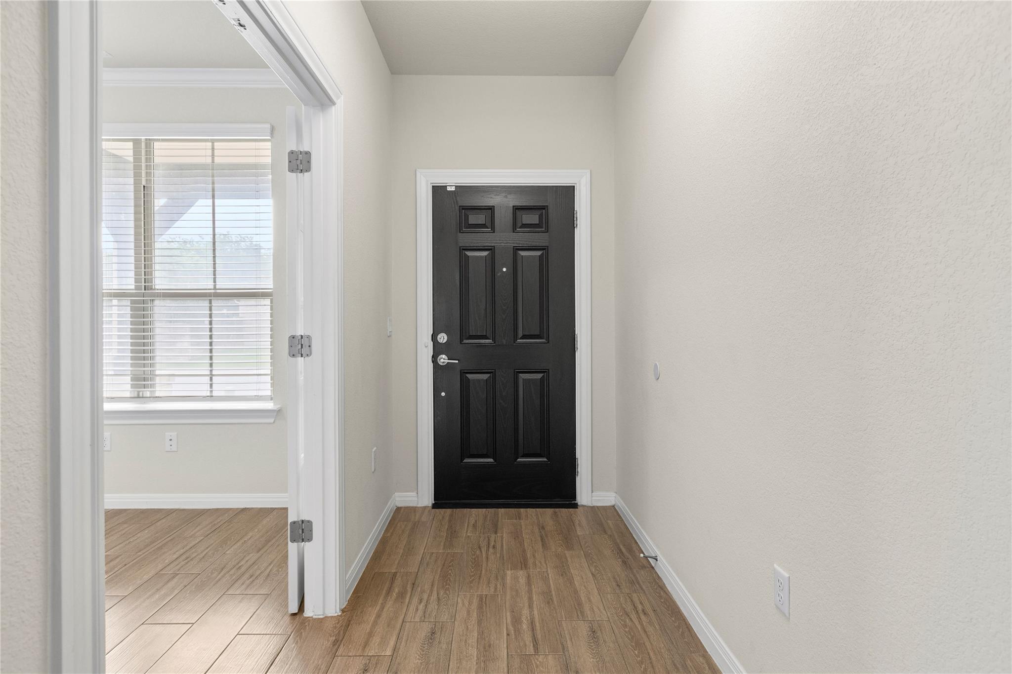 9802 Acero Dr Property Photo 7