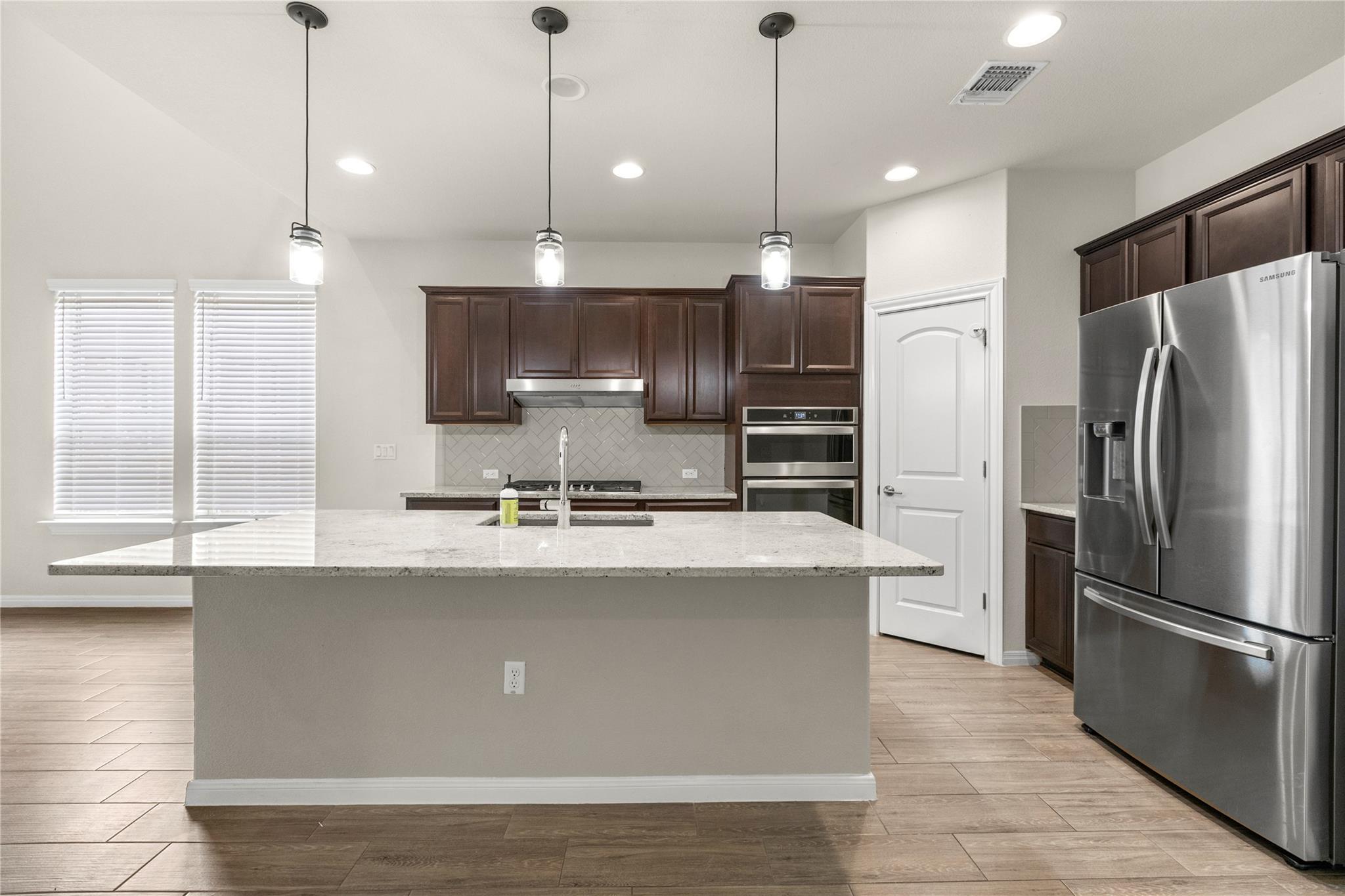 9802 Acero Dr Property Photo 12