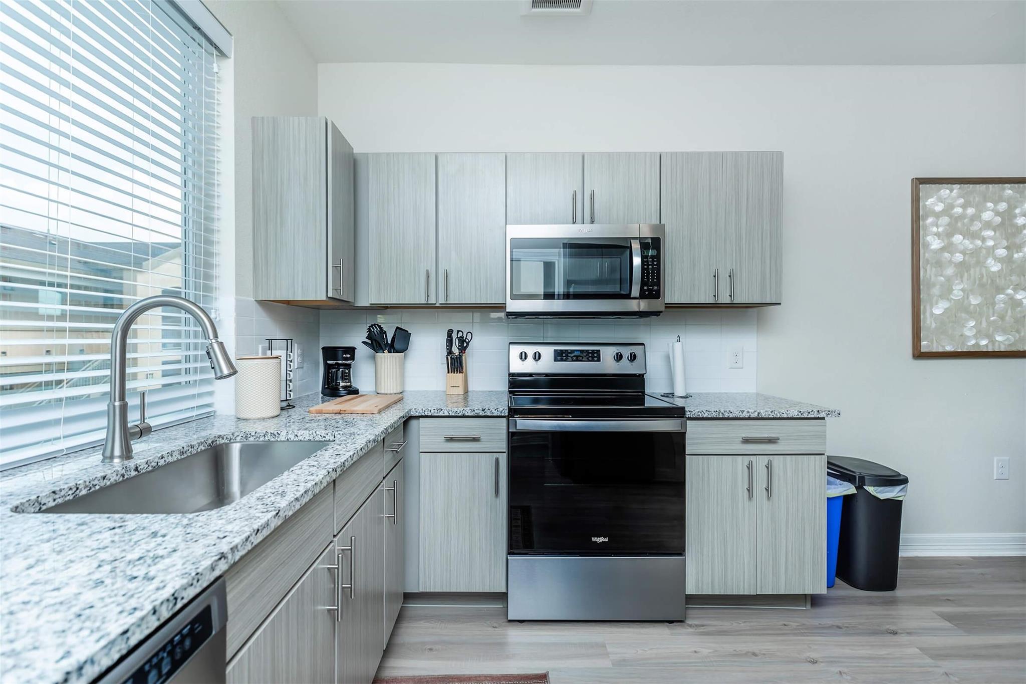1201 W Whitestone Blvd #c-102 Property Photo 2