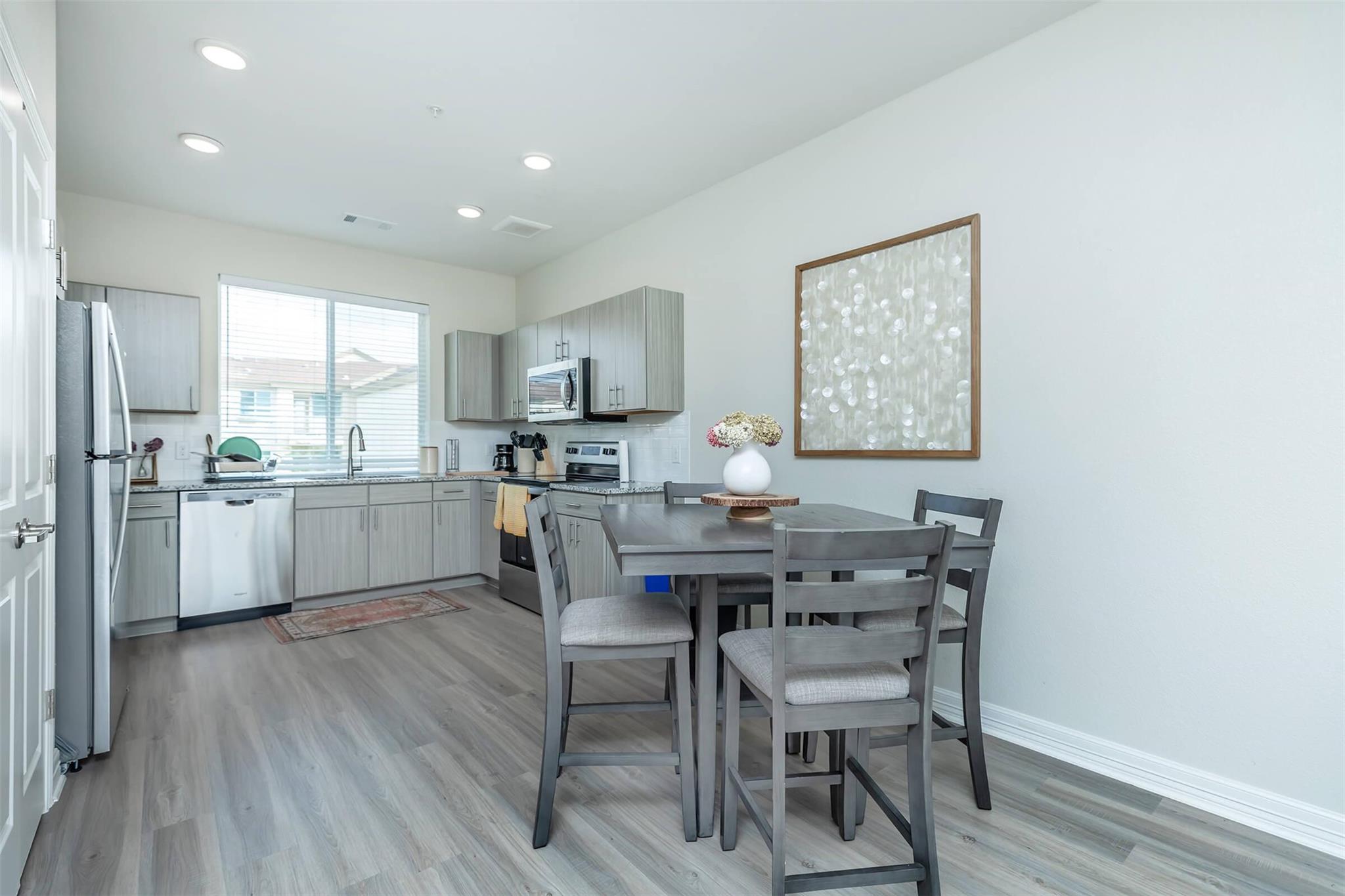 1201 W Whitestone Blvd #c-102 Property Photo 3