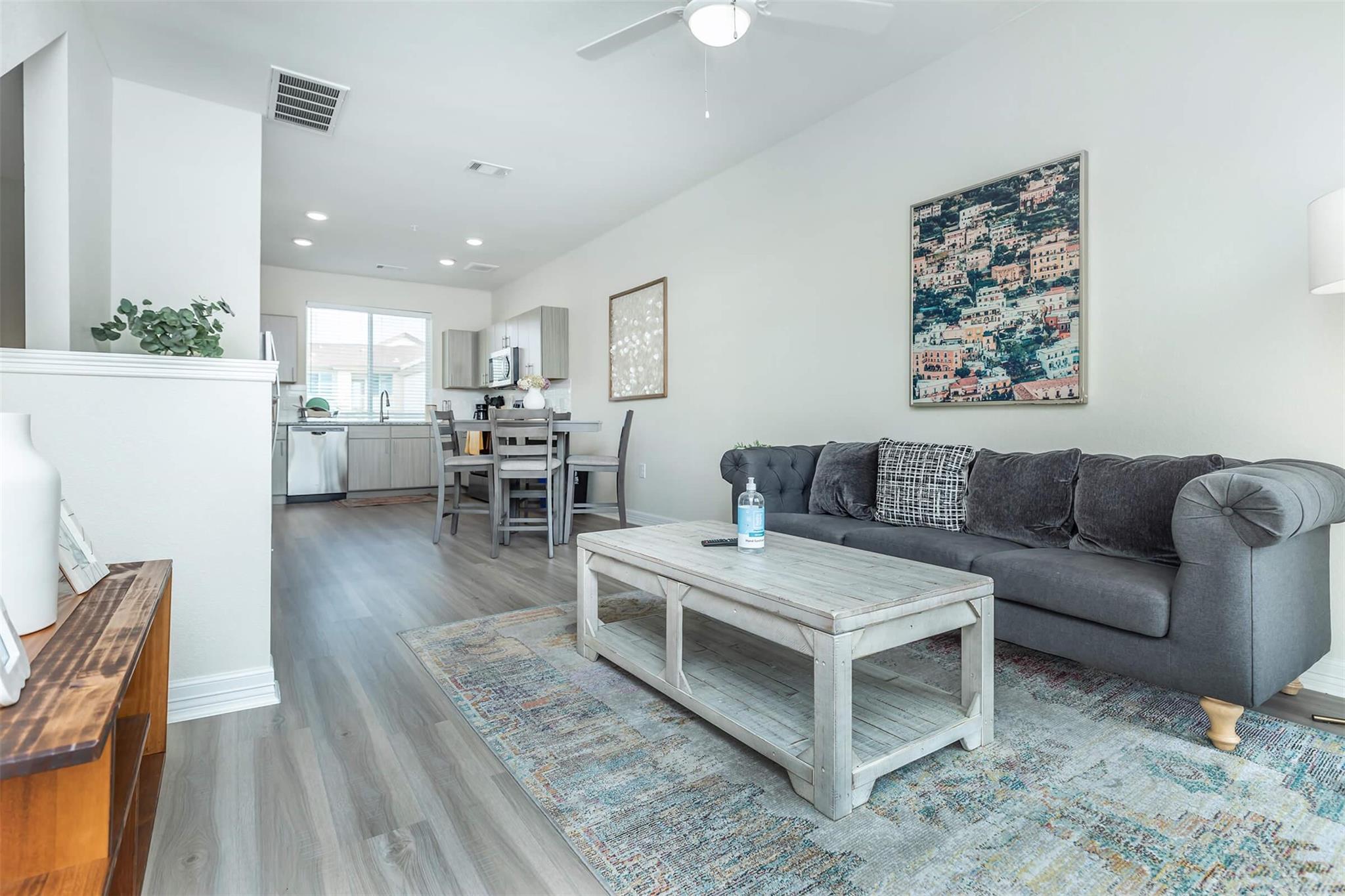 1201 W Whitestone Blvd #c-102 Property Photo 6