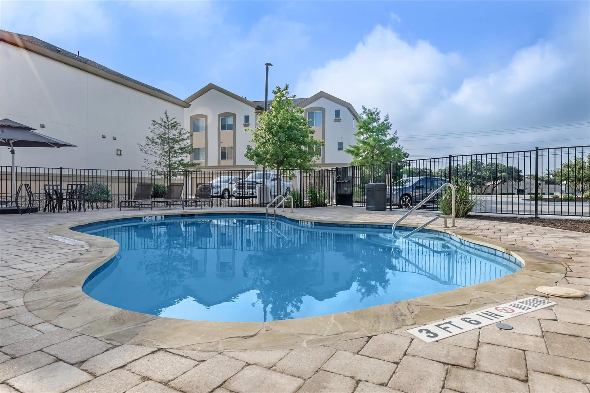 1201 W Whitestone Blvd #c-102 Property Photo 27
