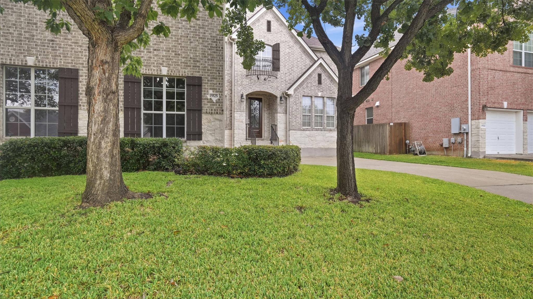 15525 Echo Hills Dr Property Photo 2