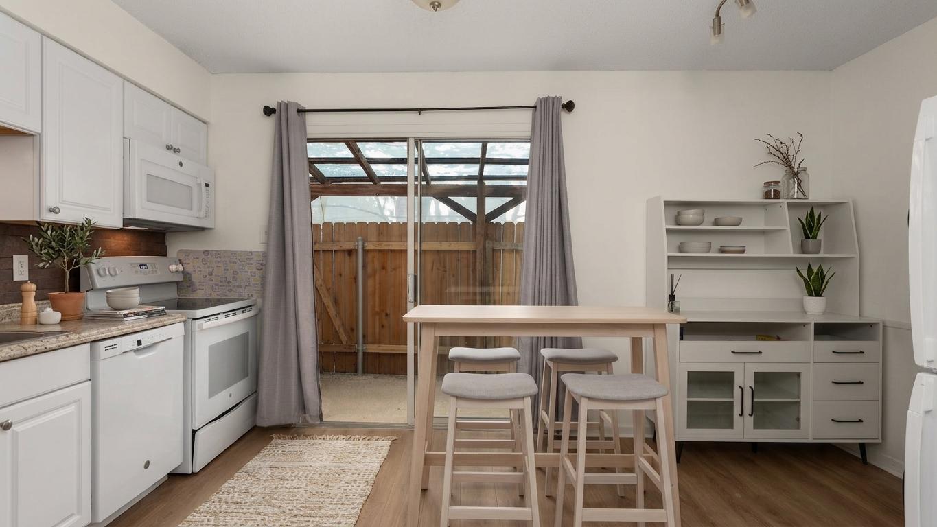 7409 Shadow Hill Dr #113 Property Photo 8